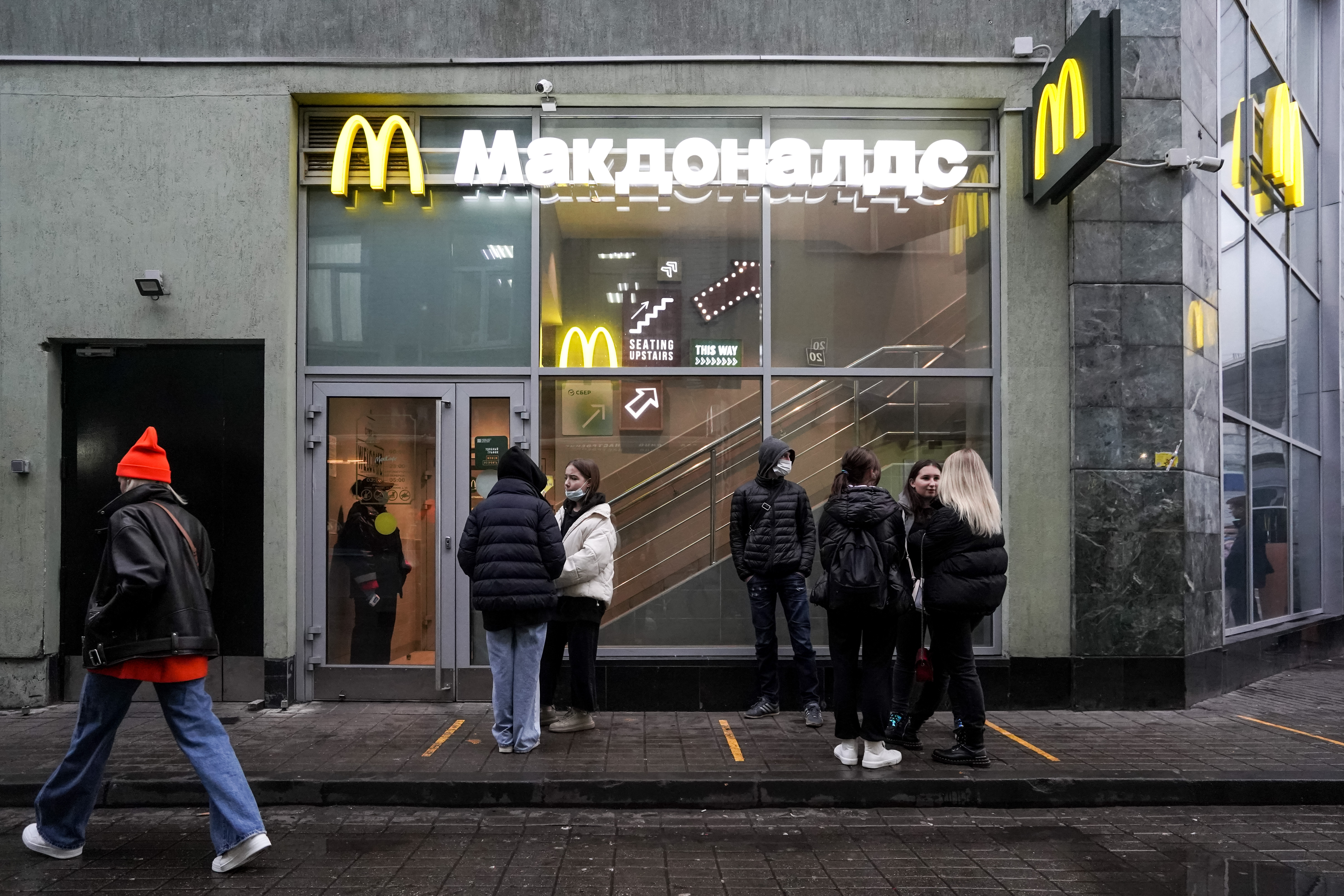 McDonald's, a Surreal Sign of American Soft Power, Is Leaving Russia thumbnail