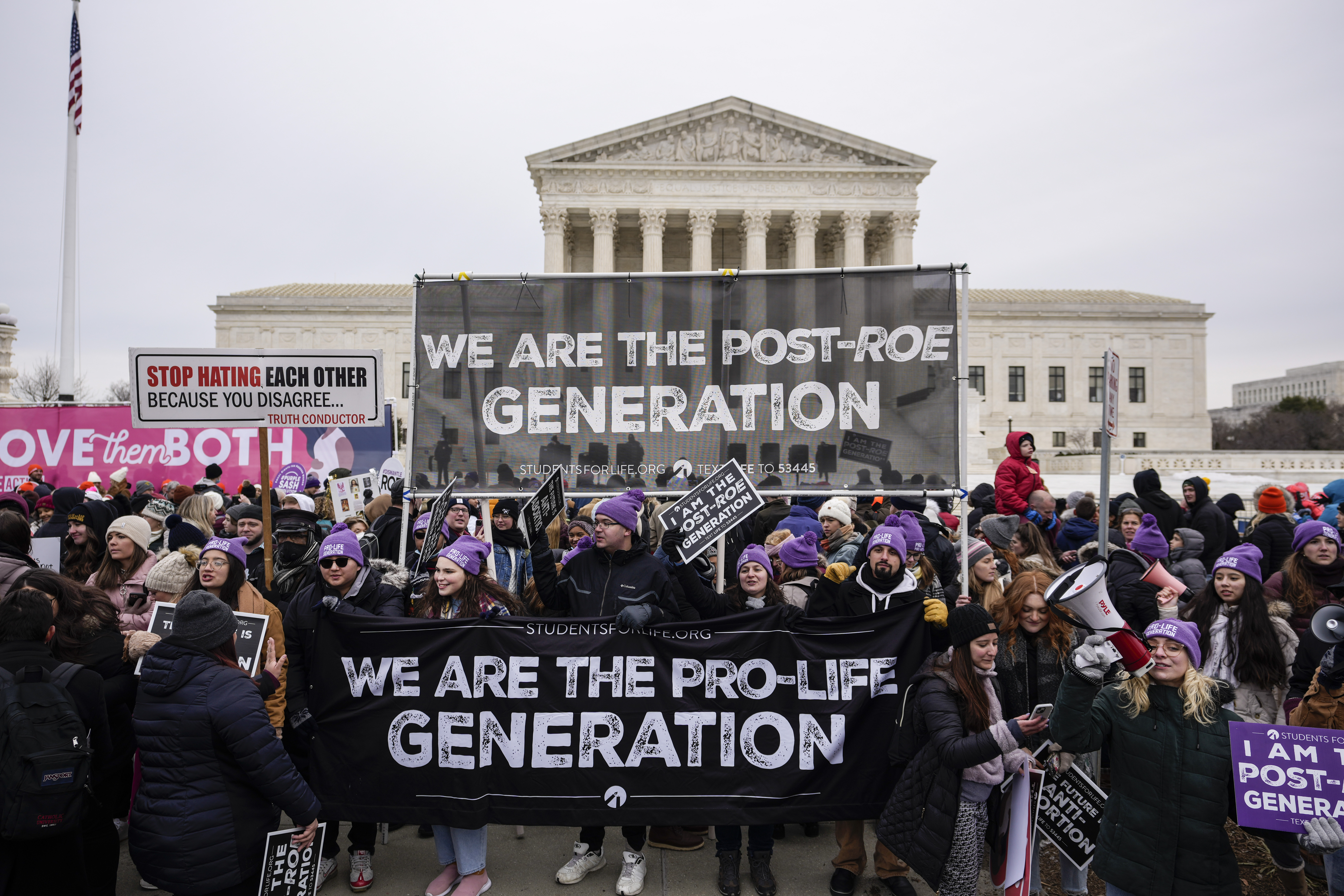 Supreme Court Set to Overturn Roe v Wade, Leaked Opinion Says thumbnail