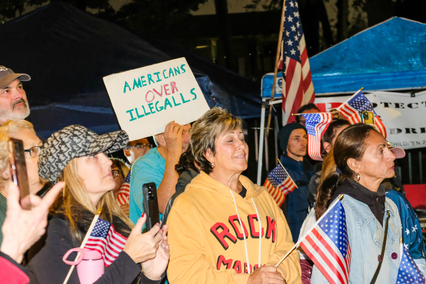 Staten Island Protesters Torment Asylum Seekers With Speakers and Flashlights