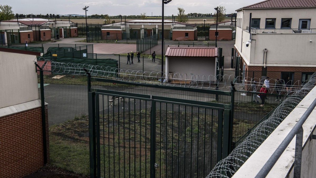 The Mental Health Crisis Inside French Migrant Detention Centres