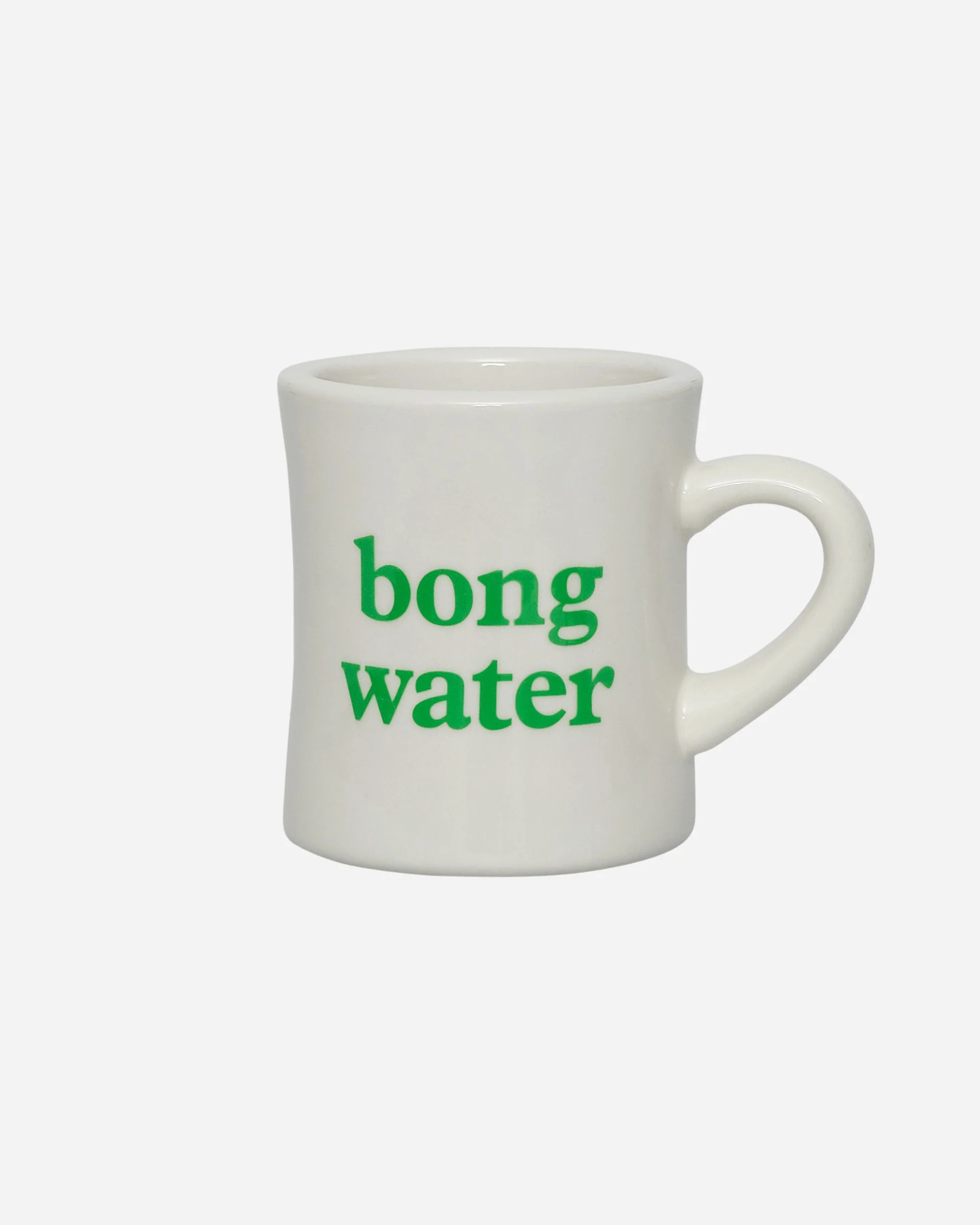 https://video-images.vice.com//products/6398c4afe1f962e27e132d5f/gallery-image/1670956207625-mistergreen-lifestyle-mugs-bongwatermuggreen-mgbongmug003-20220121183639012500x.png?crop=1xw:0.45xh;0xw,0.275xh