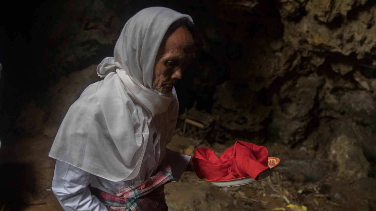 Generasi Terakhir Kaum Trans Setengah Dewa Sulawesi  KASKUS