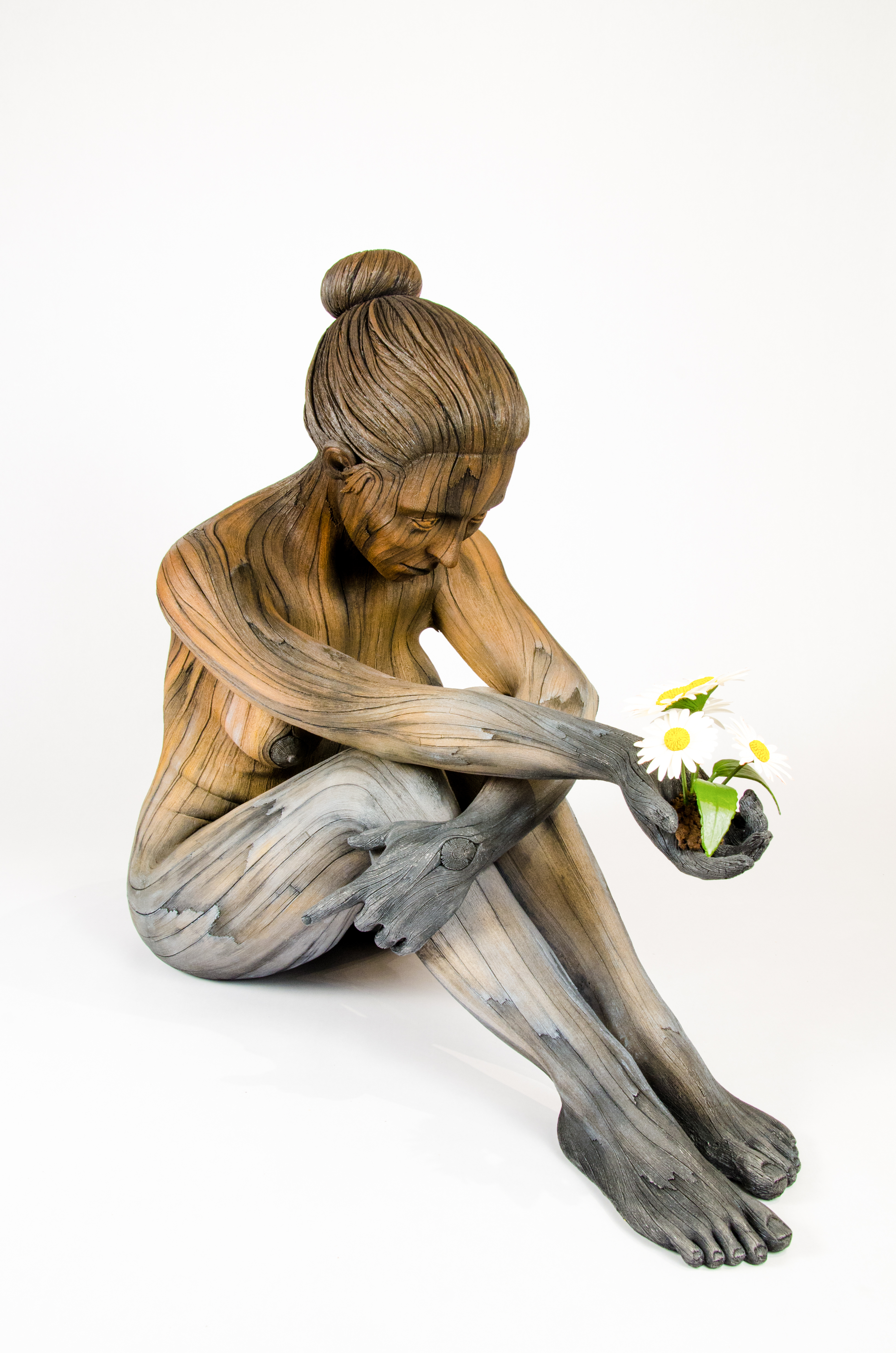 Hyperrealistic Sculptures Make Clay Look Like Wooden Humans