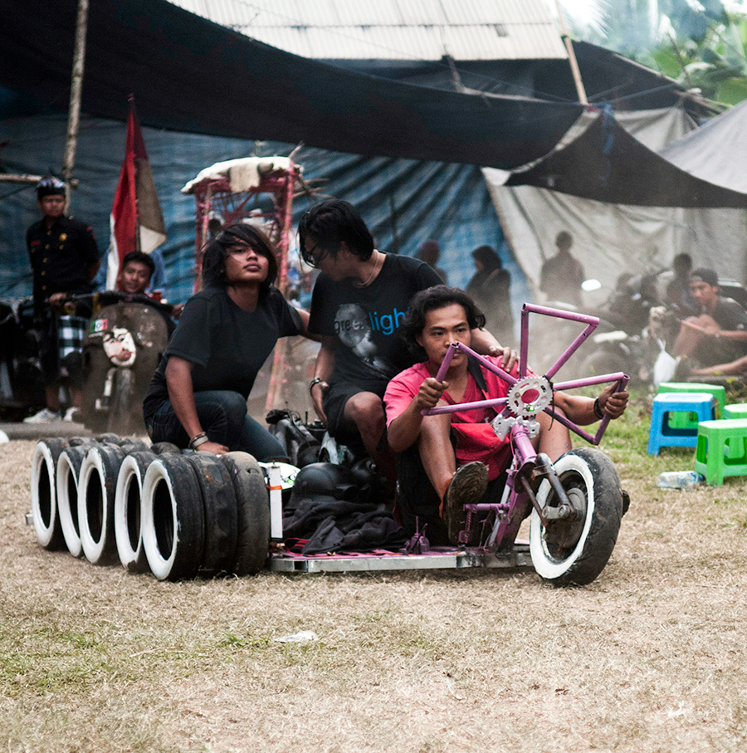 Perlawanan Gigih Vespa Mad Max Bertahan Di Jalanan Indonesia VICE