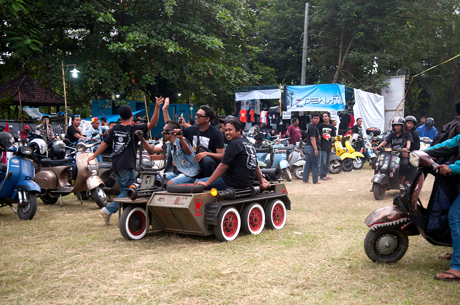 Perlawanan Gigih Vespa Mad Max Bertahan Di Jalanan Indonesia VICE