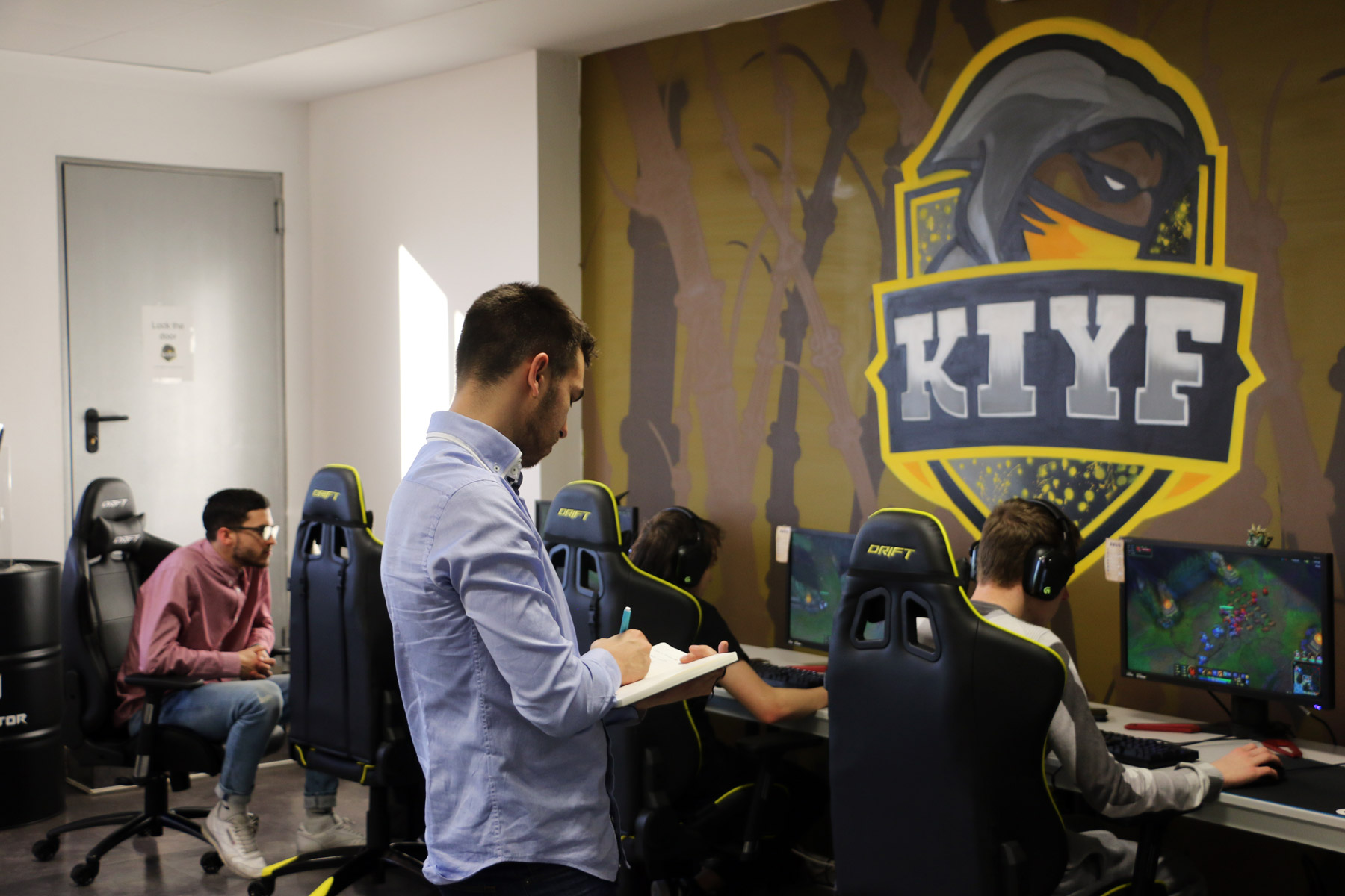Entrenador-Kiyf-Equipo-Profesional-League-of-Legends-eSports