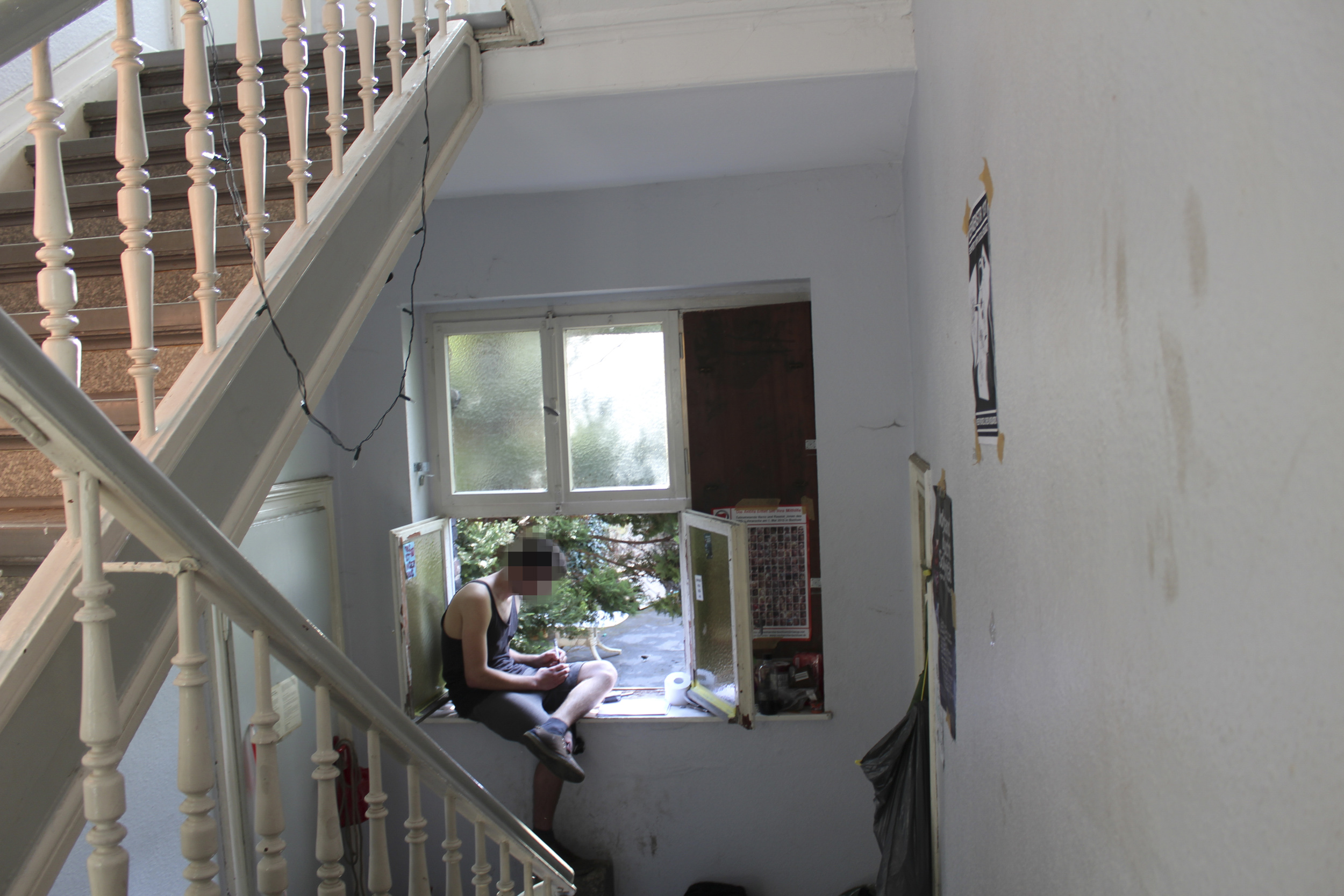 Wer ins Haus will, muss an der Fensterwache vorbei.