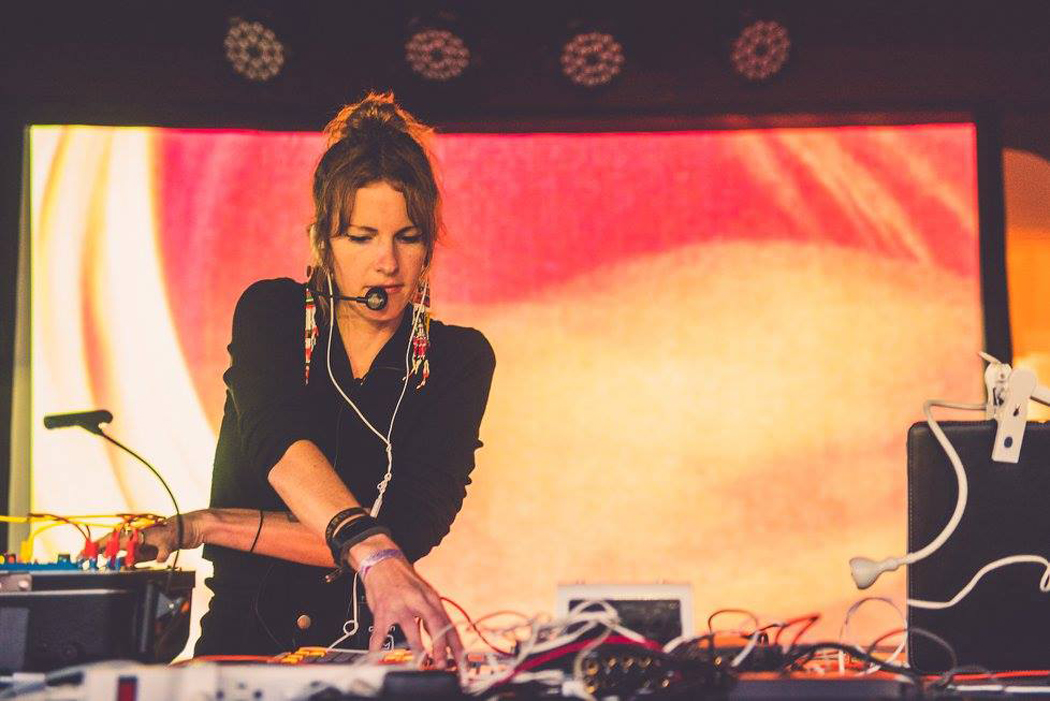 kaitlyn aurelia smith live 2017 beaches brew