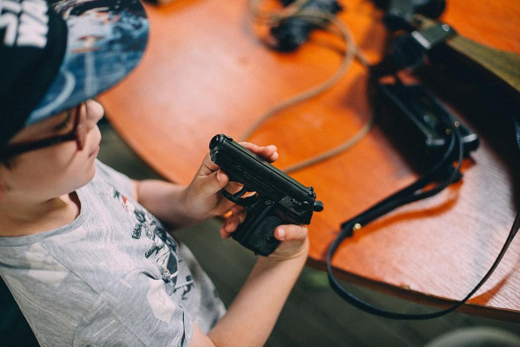 niños con rifles de asalto polonia armas ejército