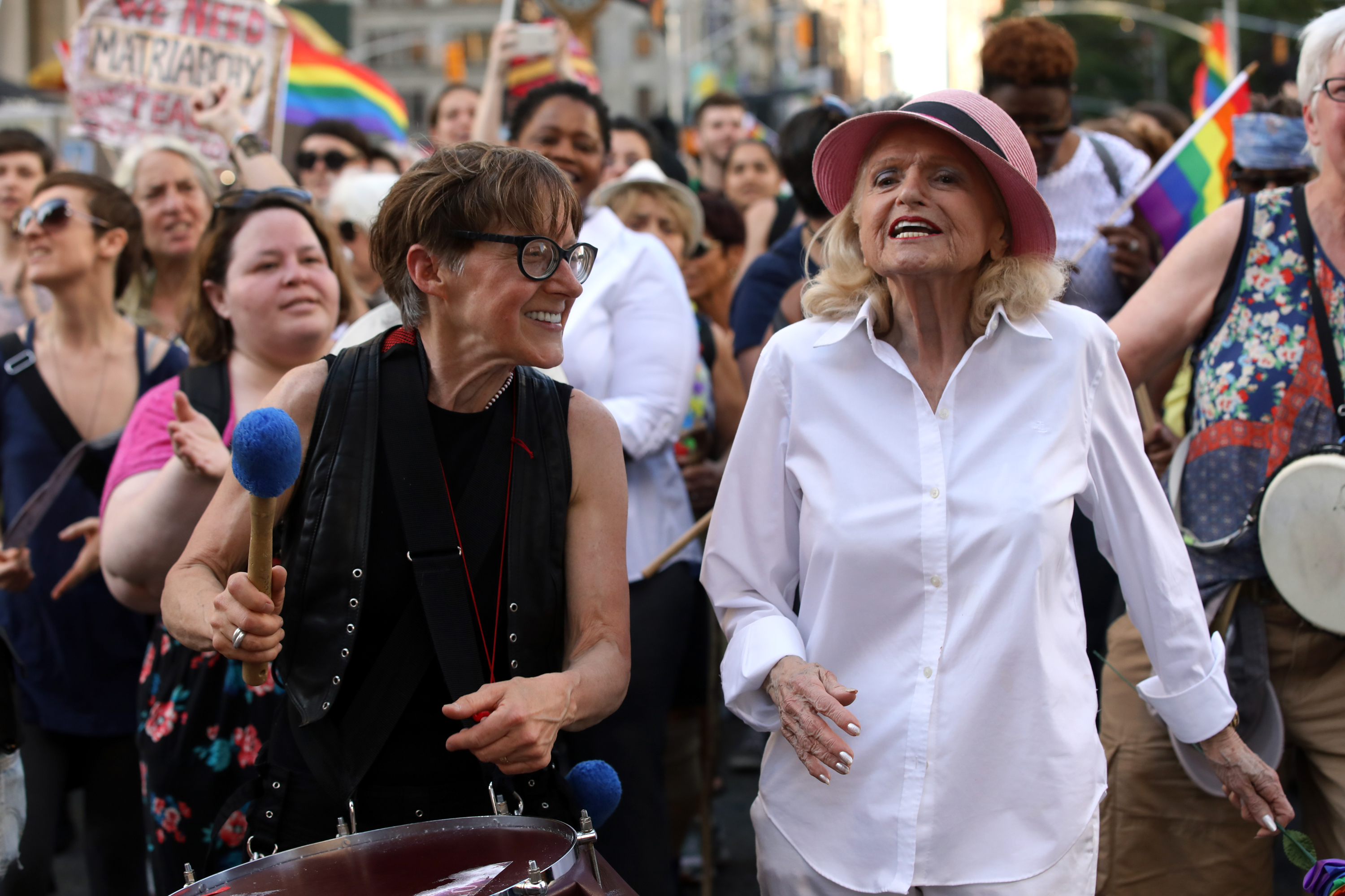 In Photos Thousands Of Lesbians Protest For Dyke March Broadly