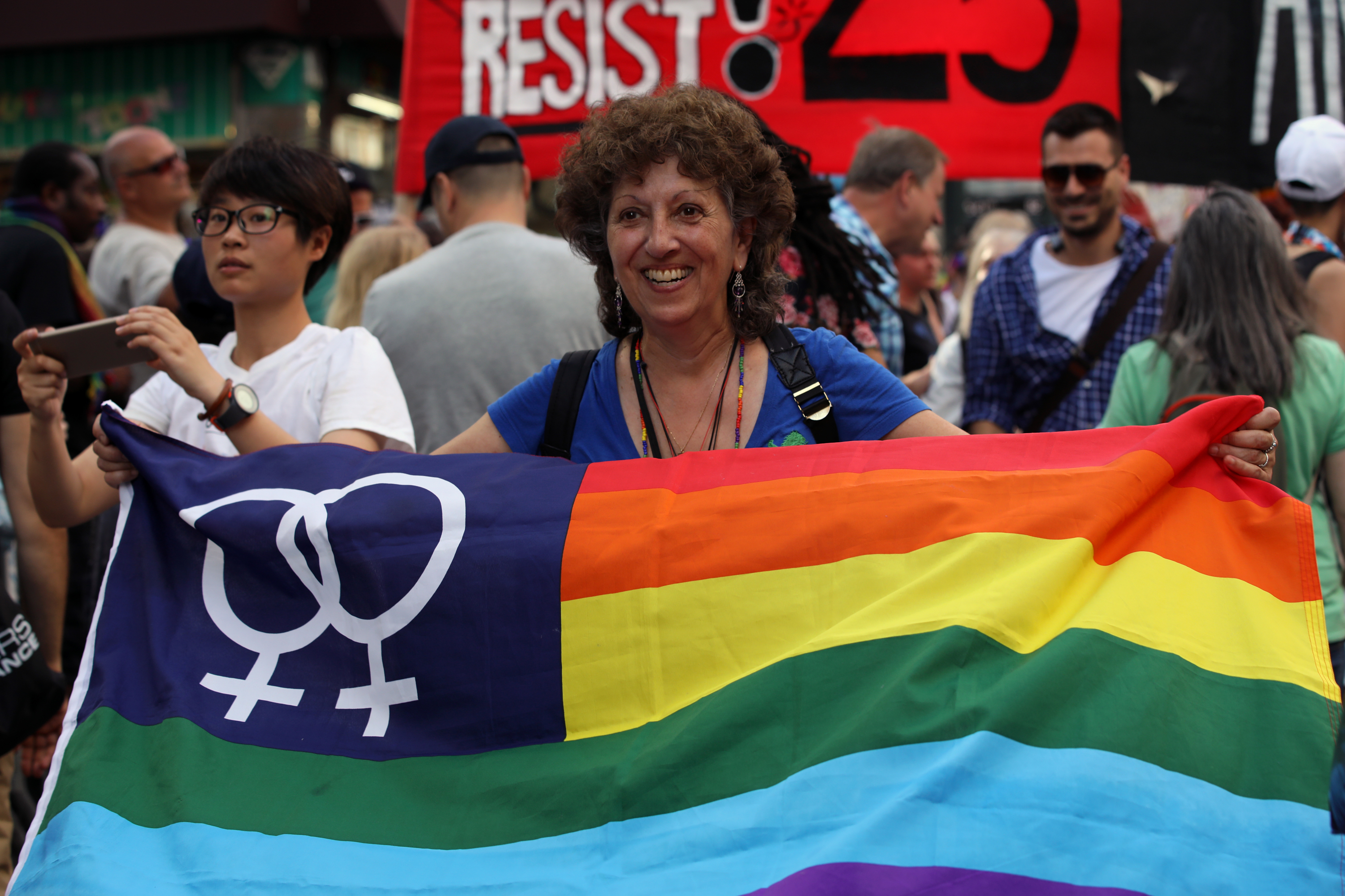 In Photos Thousands Of Lesbians Protest For Dyke March Broadly