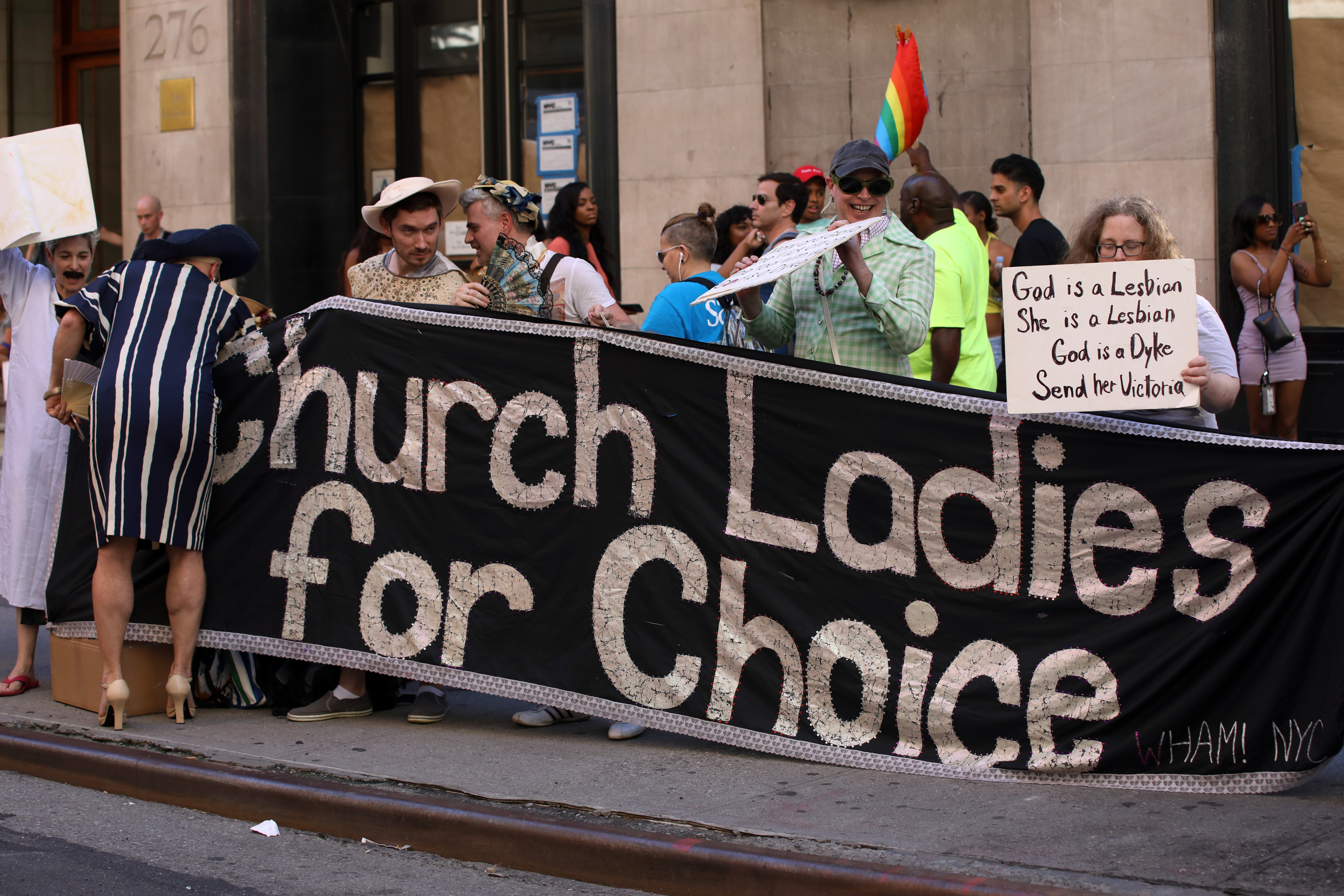 In Photos Thousands Of Lesbians Protest For Dyke March Broadly