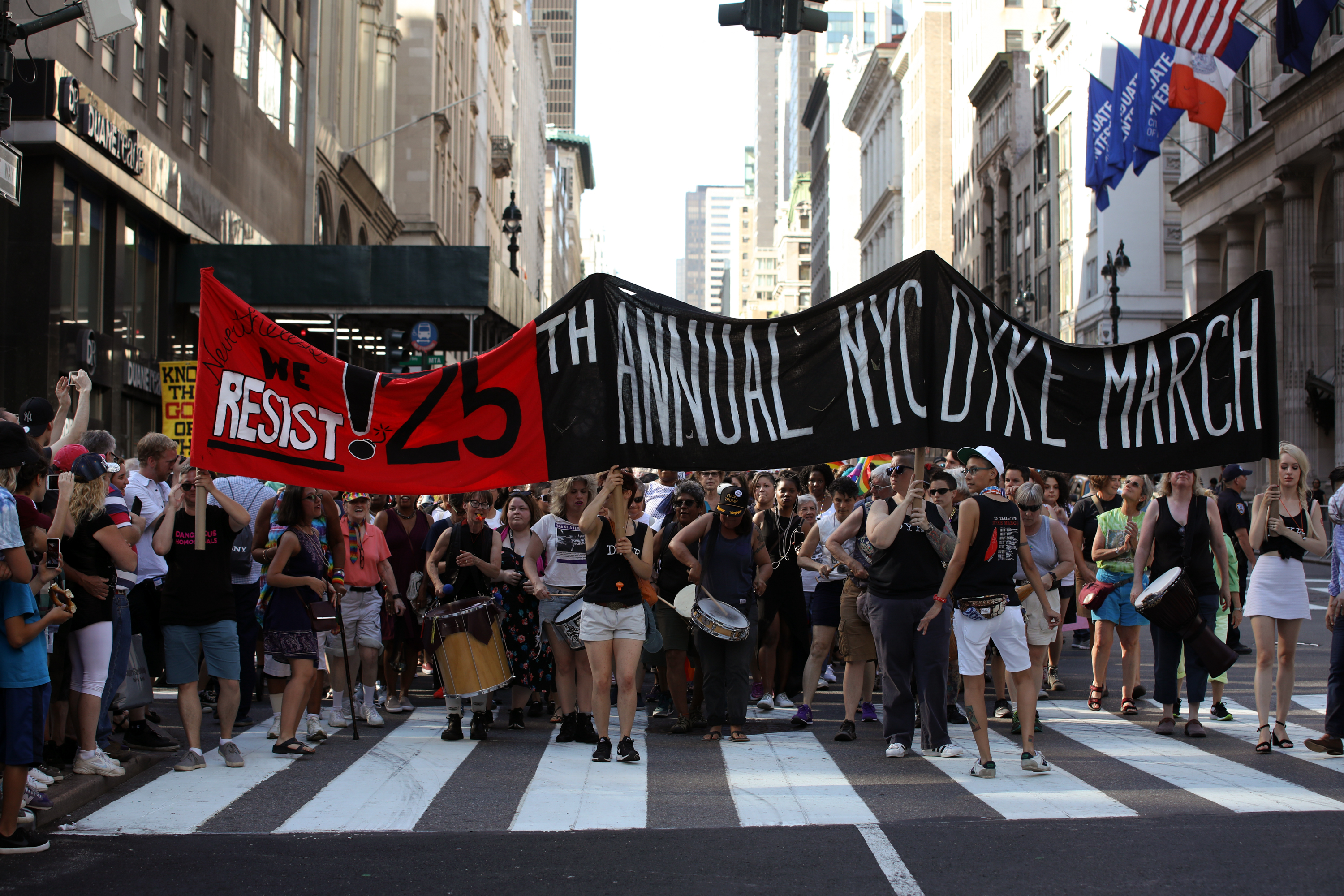 In Photos Thousands Of Lesbians Protest For Dyke March Broadly