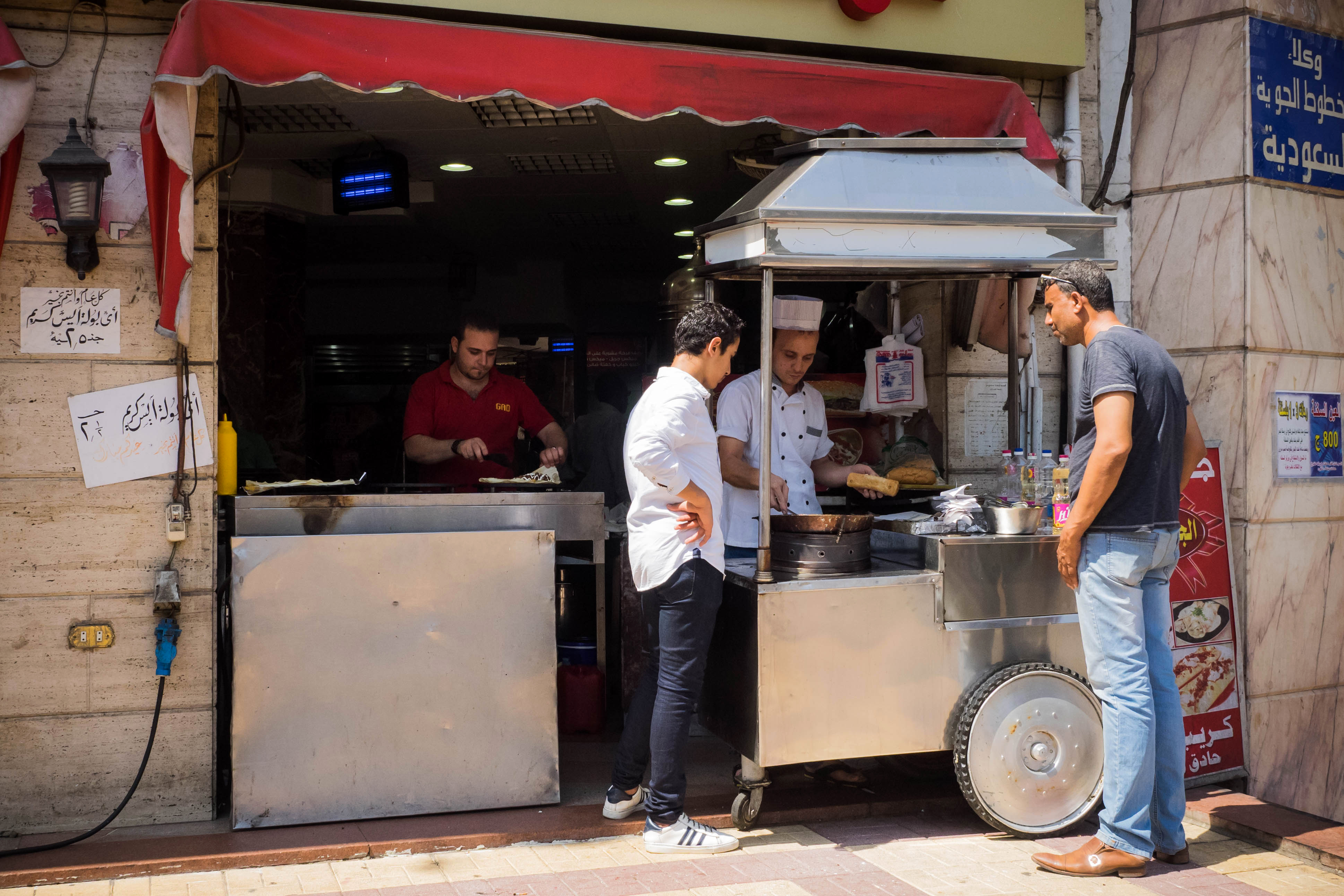 With Few Healthy Options Egyptians Often Turn To Fast Food