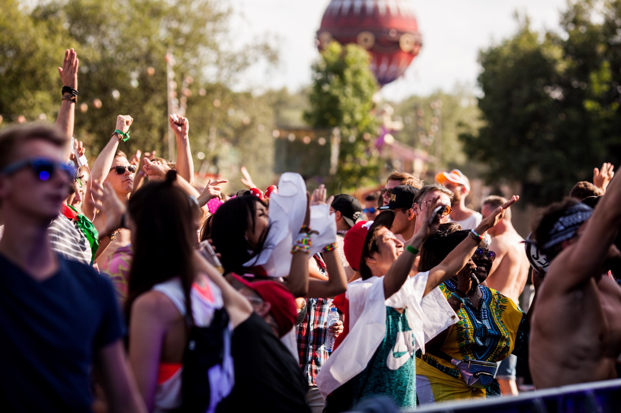 tomorrowland 2017 crowd fans