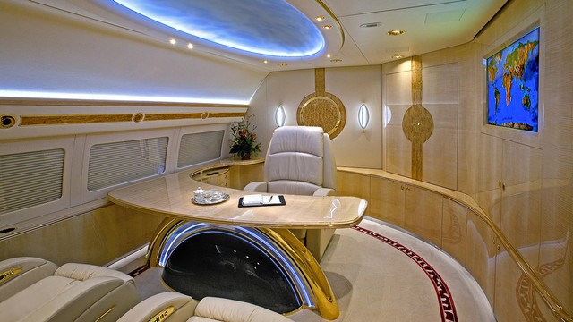 Meet The Guy Who Photographs Luxury Planes For The Super