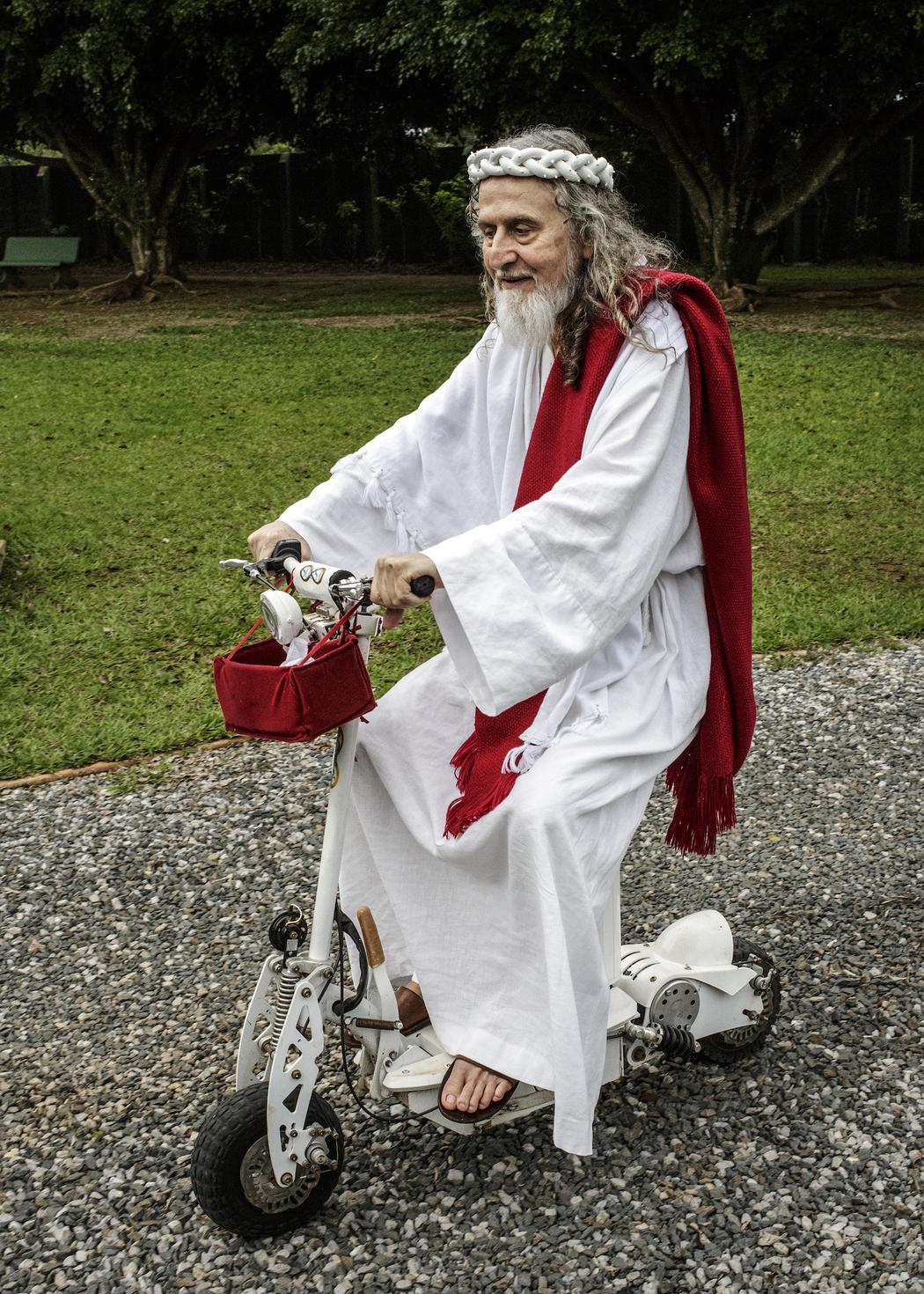 Estos hombres dicen ser reencarnaciones de Jesús VICE