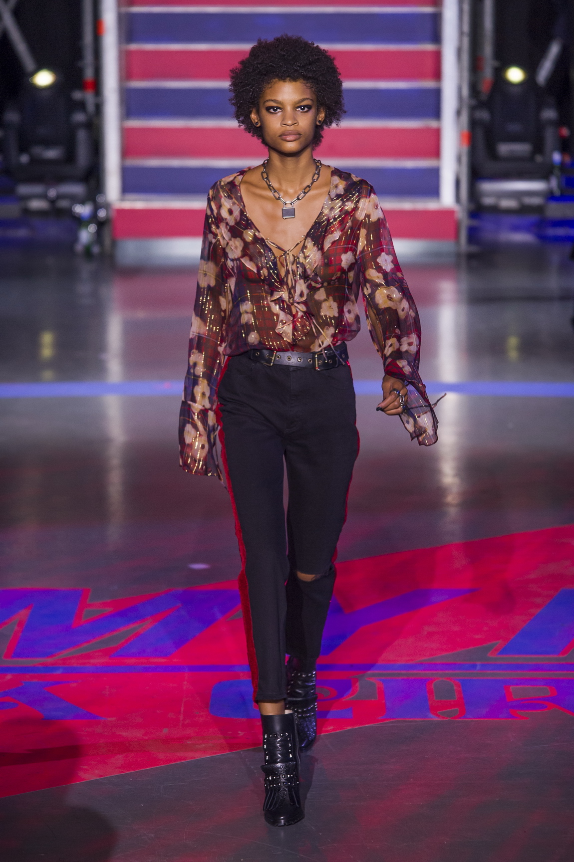 tlc tommy hilfiger outfit