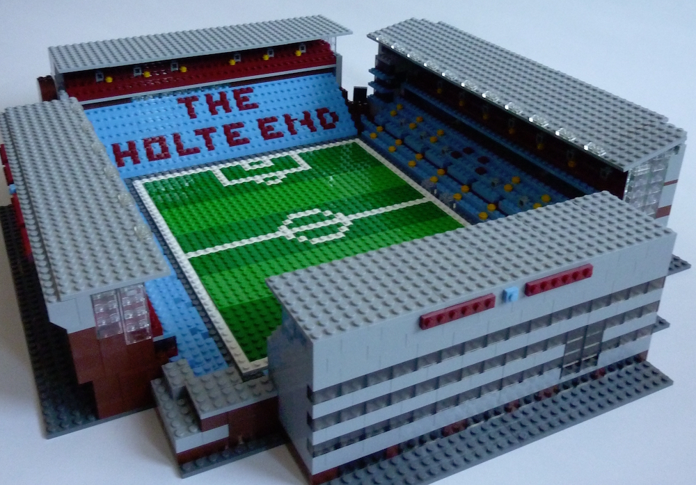 Le Stade Abbé-Deschamps reproduit en Lego® par un fan de l'AJA