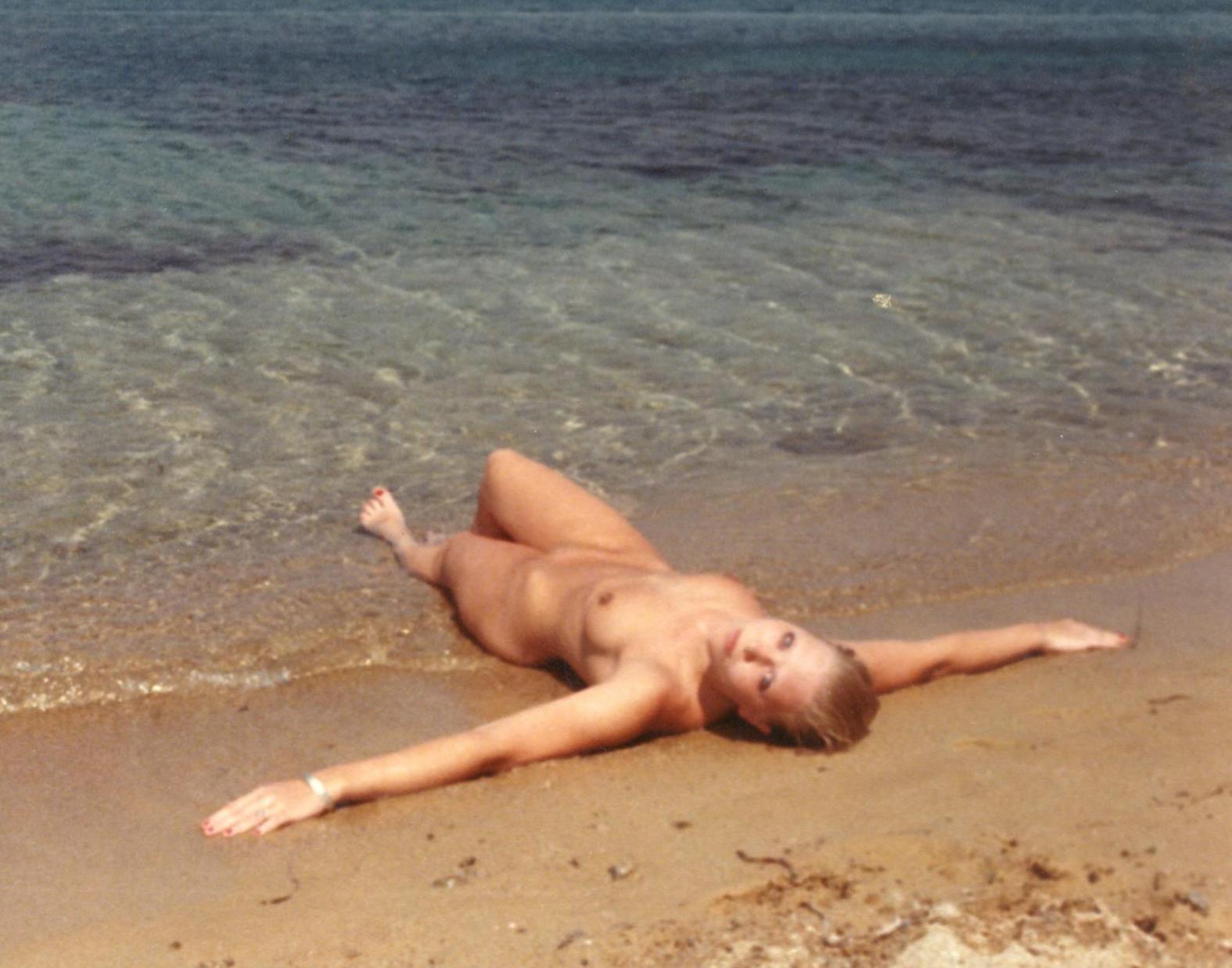 American Beach Sex - Sex and Skinny Dipping: A Brief History of Mykonos - VICE