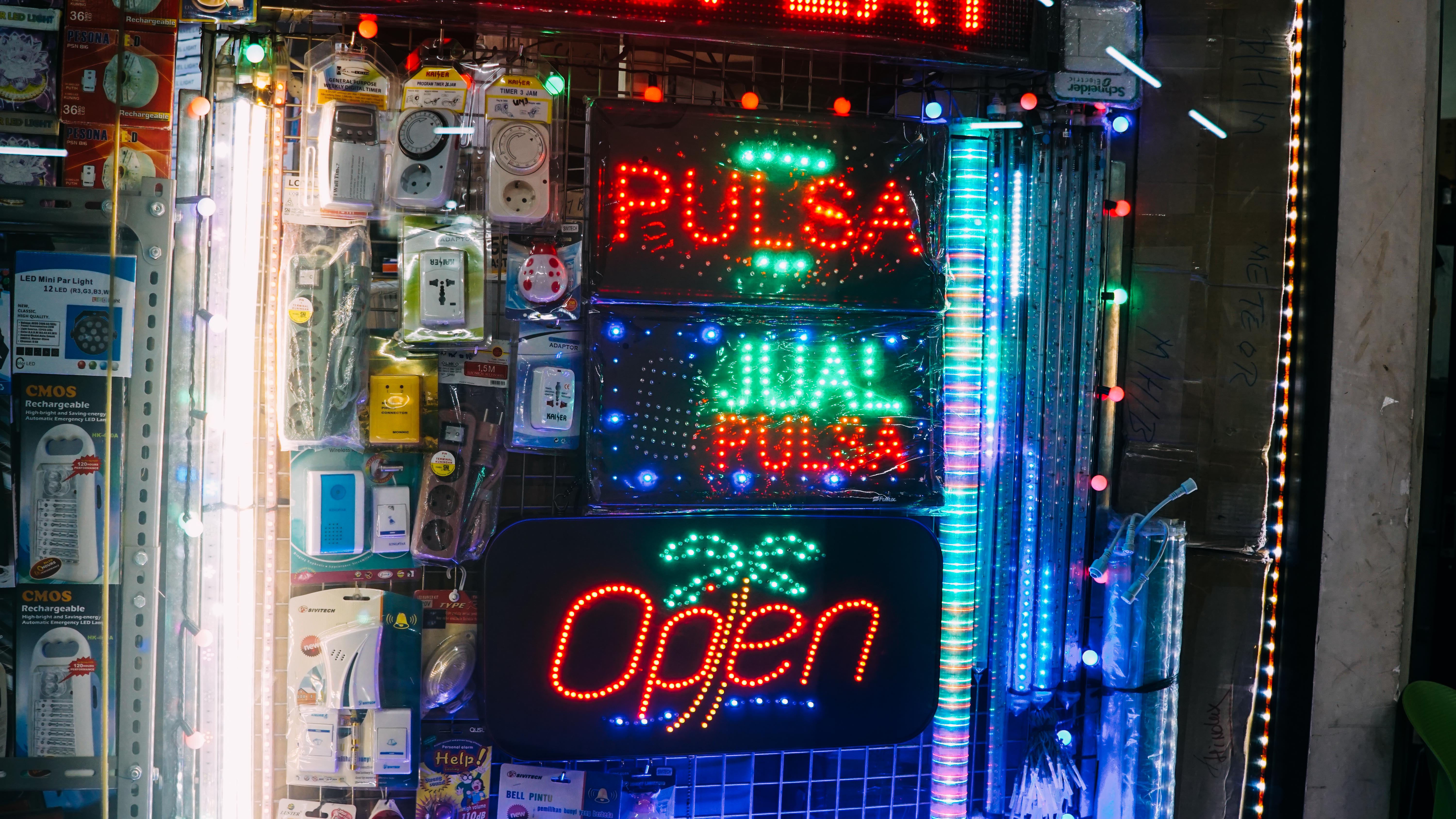 Inside Jakarta's Real 'Electronic City' - VICE