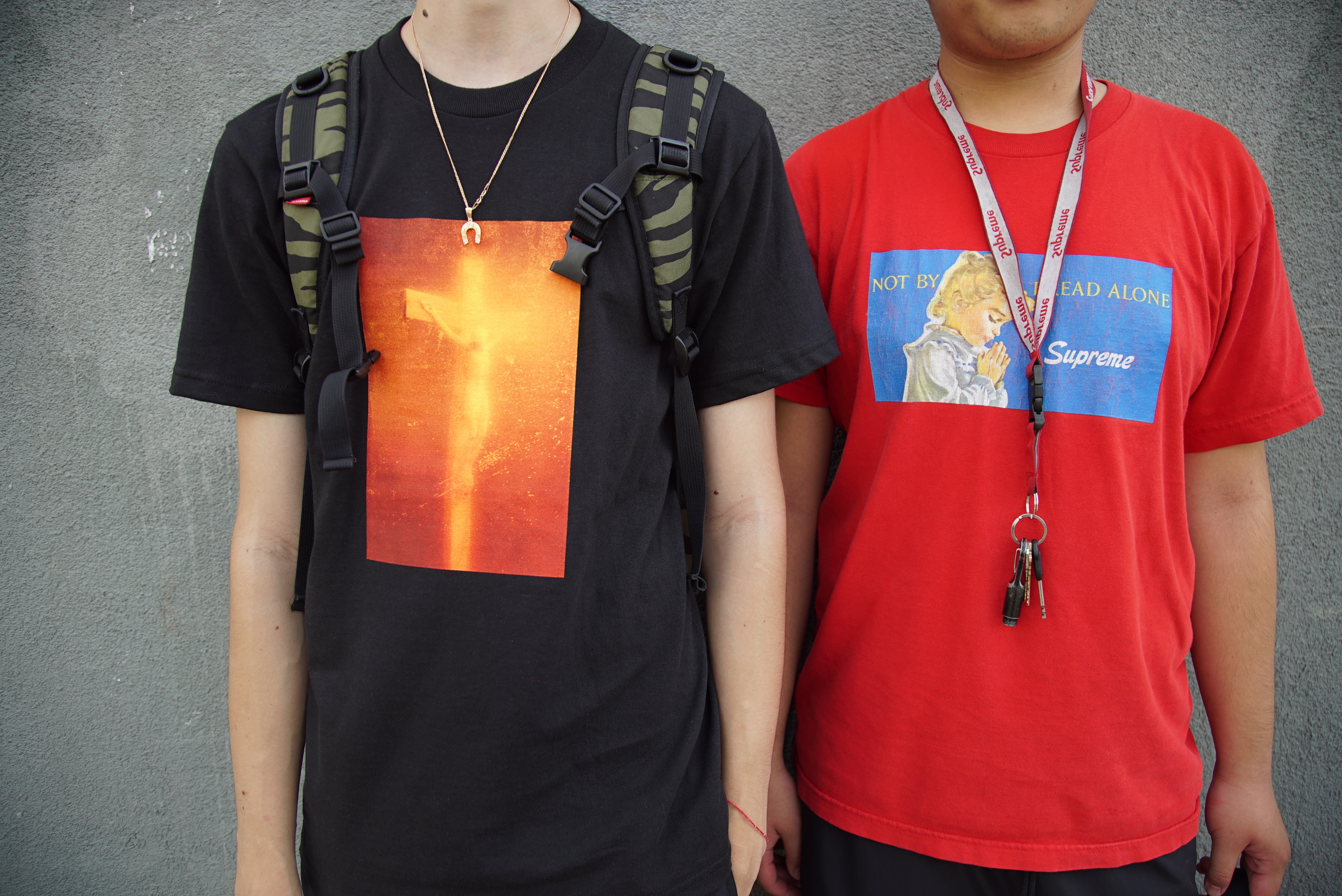 what t shirts does supreme use