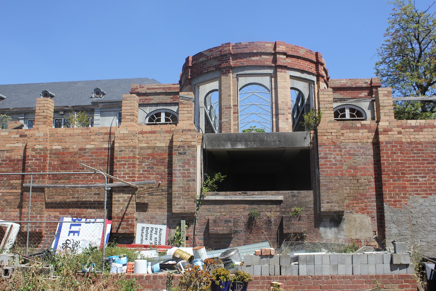 Exploring the Empty Mansions of Melbourne's Richest Suburb