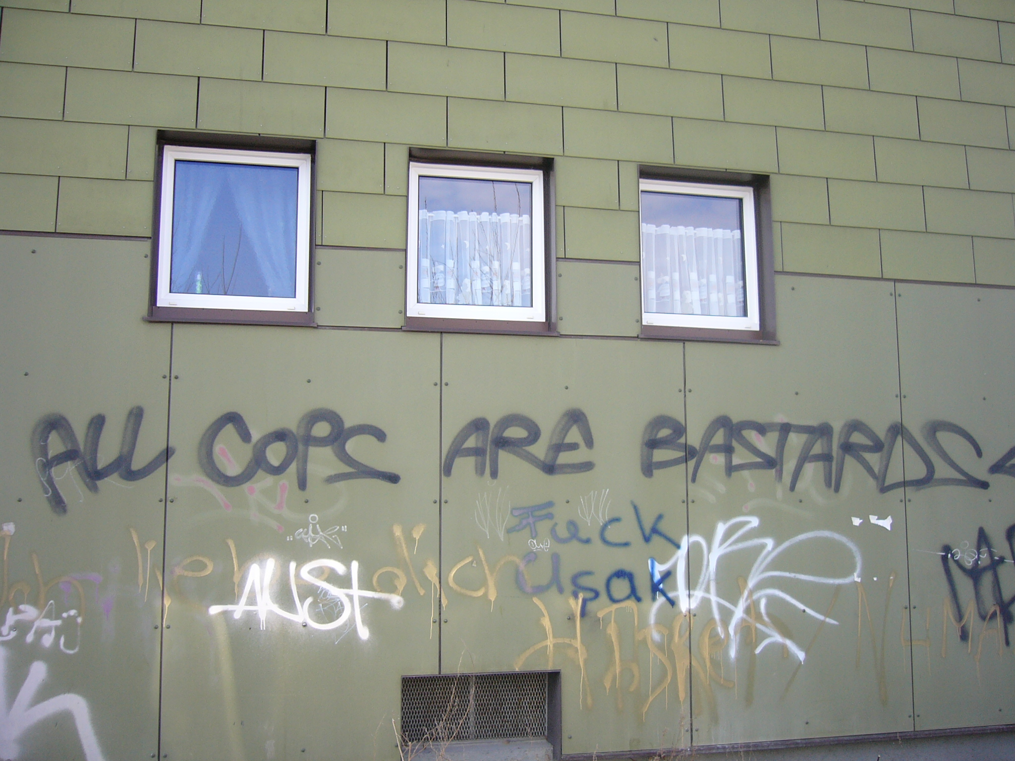 1511878904435-ACAB-Graffiti