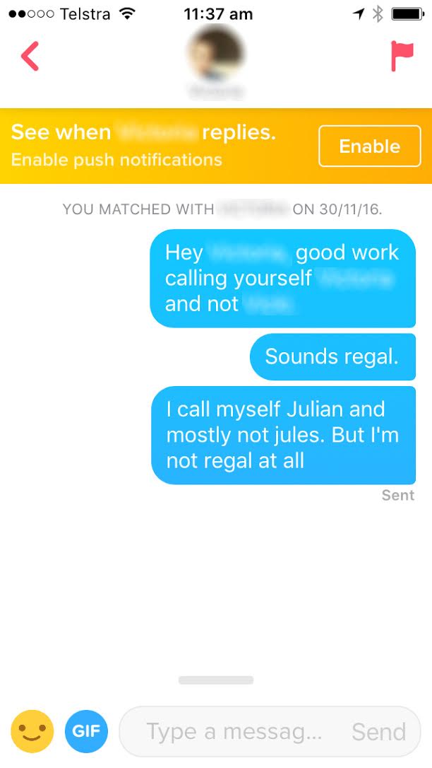 How to Do Tinder According to Linguistic Experts