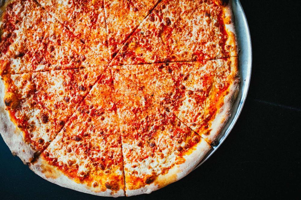 9 pizzarecepten waarvan de kaas uit je mondhoeken gaat druipen VICE
