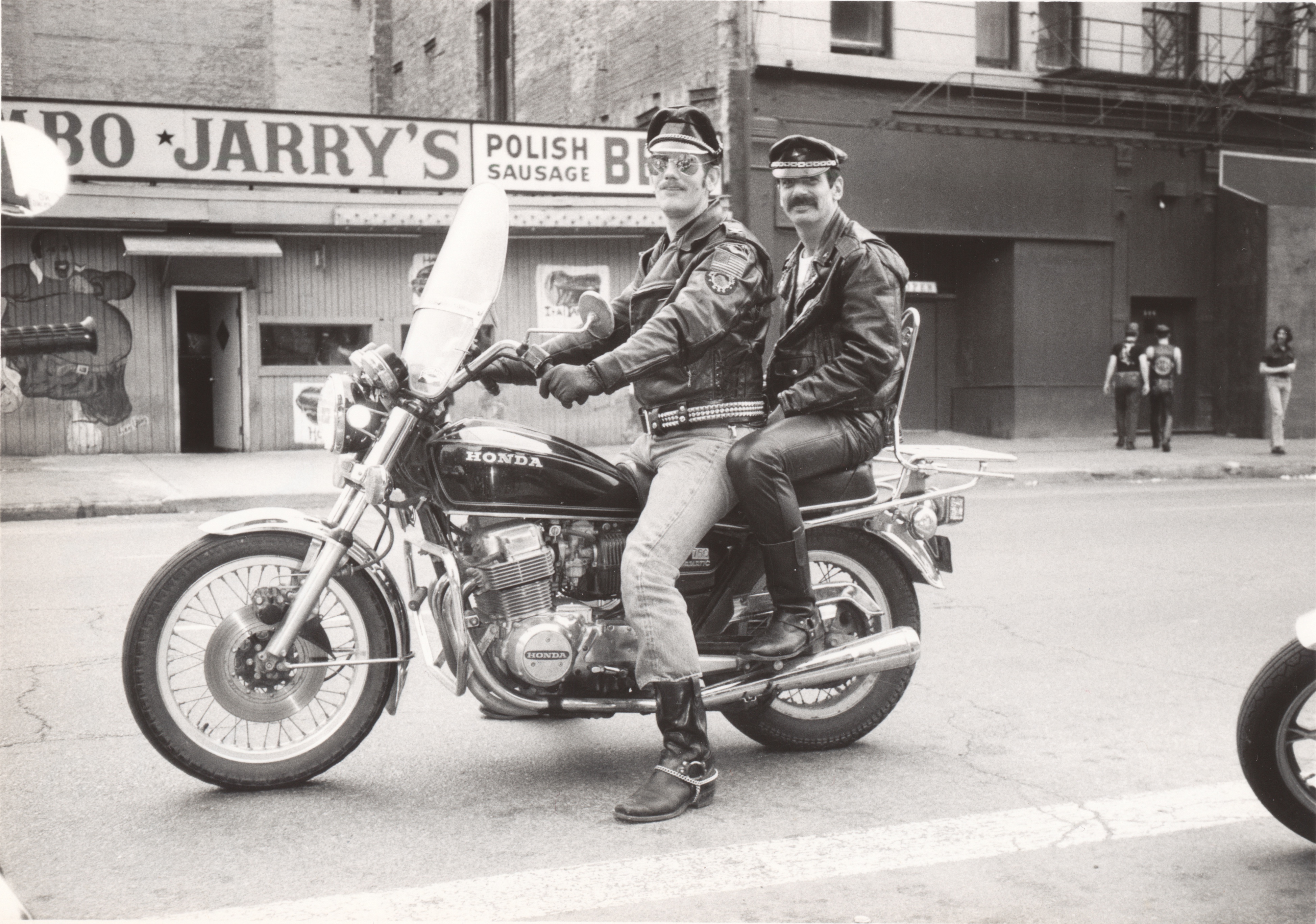 gay bar chicago leather history