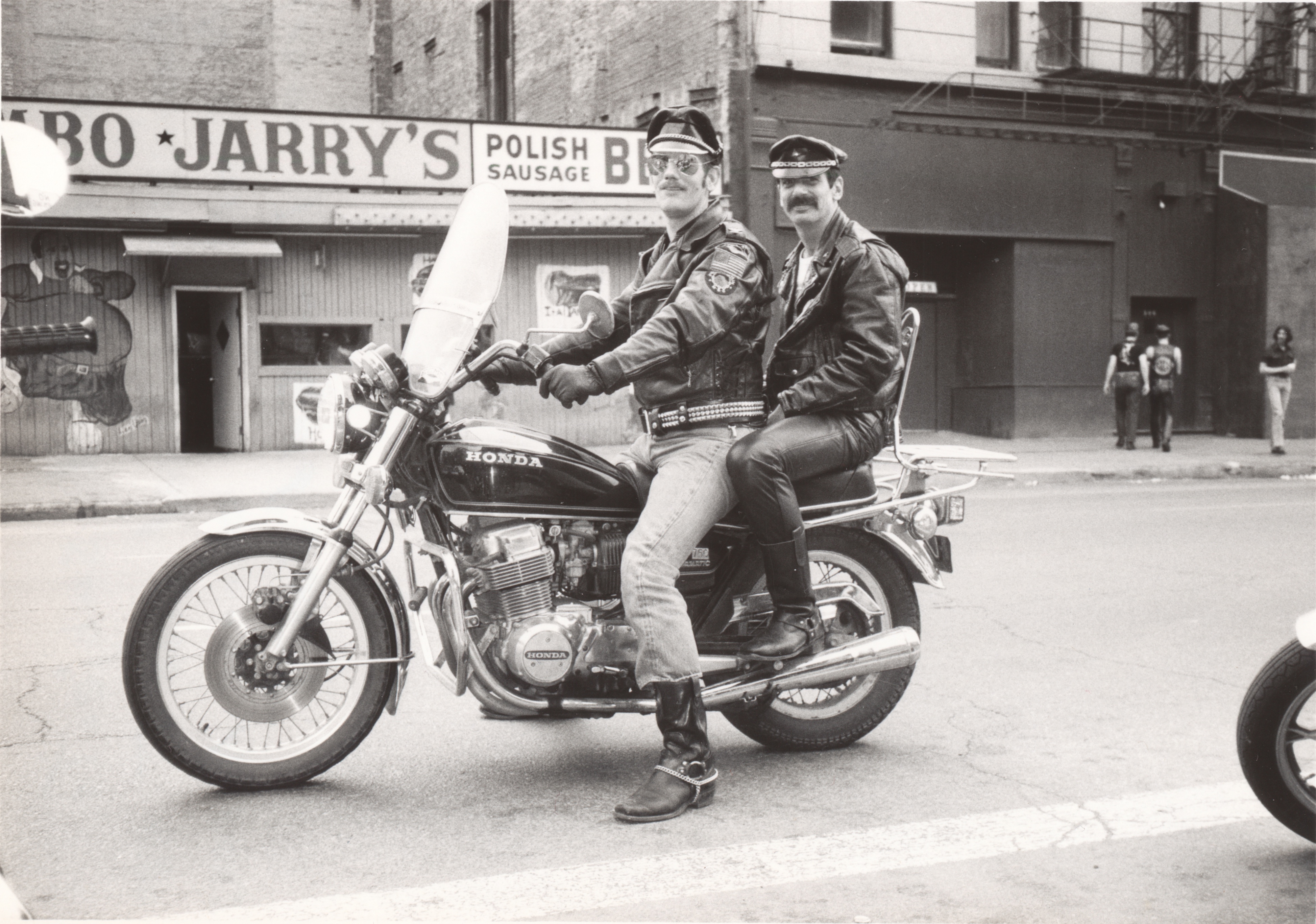 male hide leather gay bar chicago suburbs