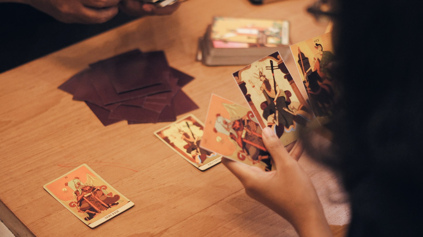 1516780472393-tarot-3-lede