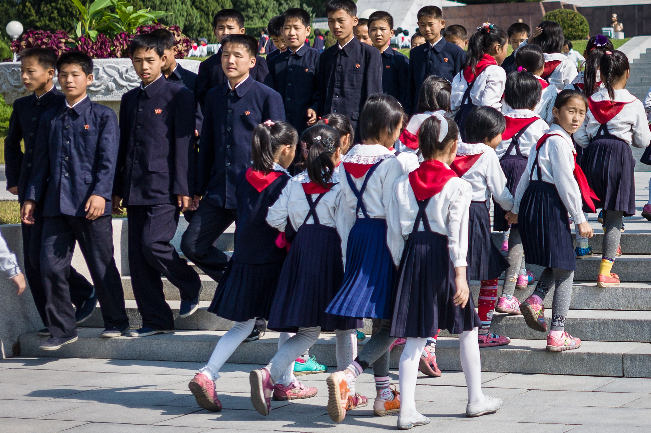 Форма Северной Кореи в школе