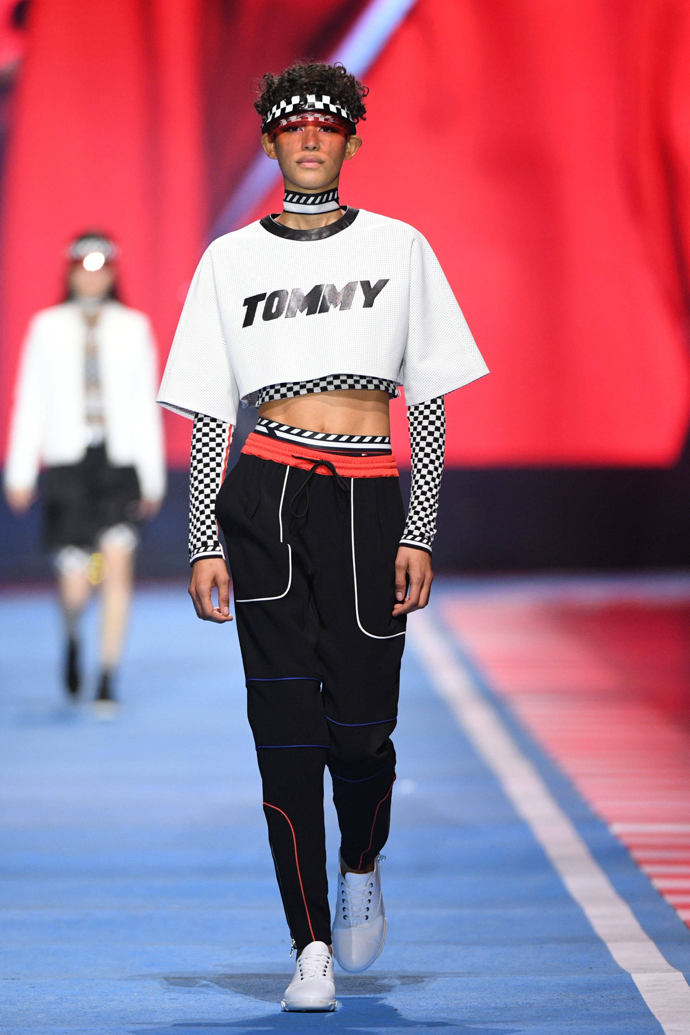 Tommy Hilfiger Gigi Hadid And An All Star Cast Closed Milan