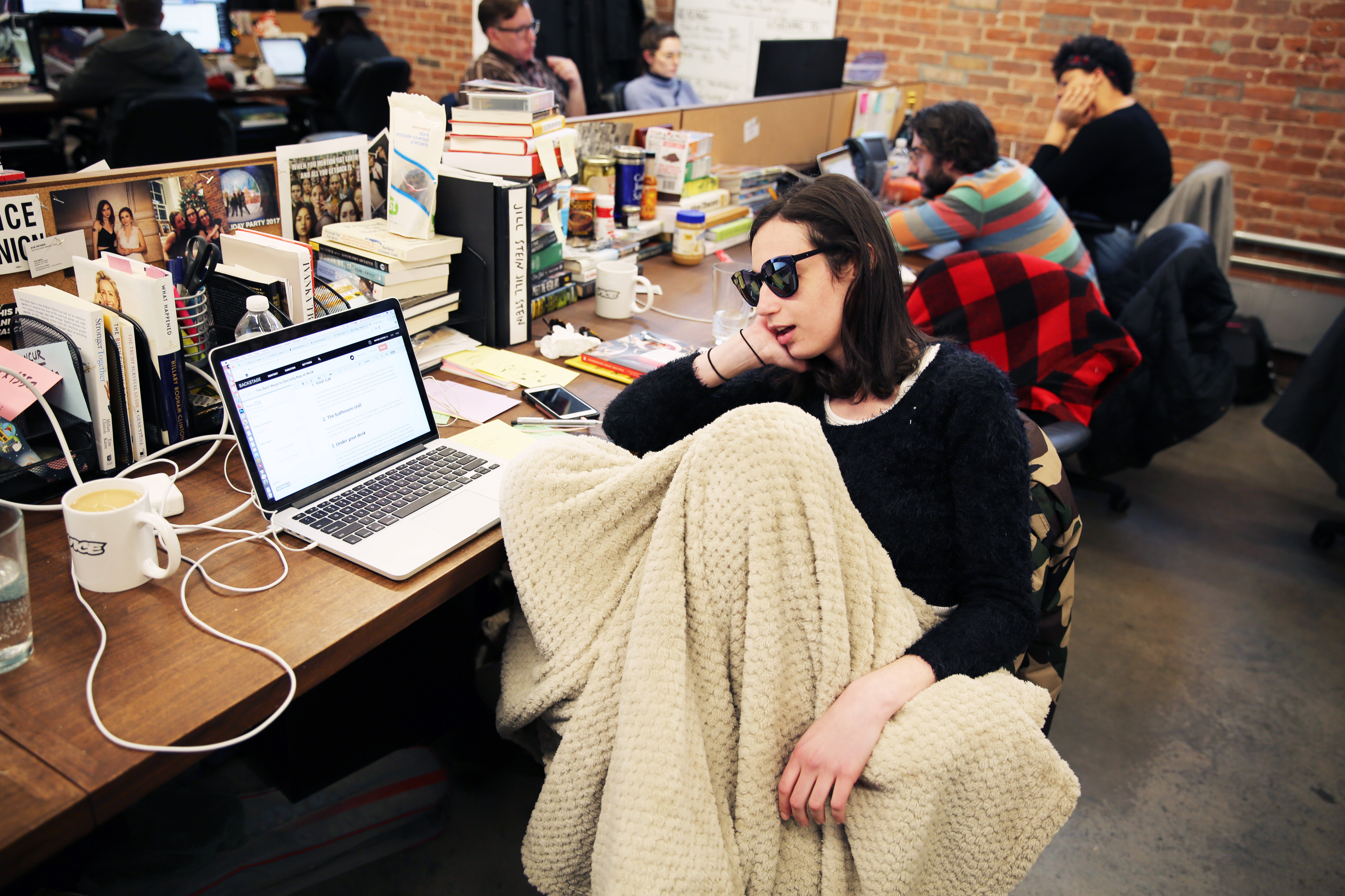 The Best Ways To Secretly Nap At Work Vice