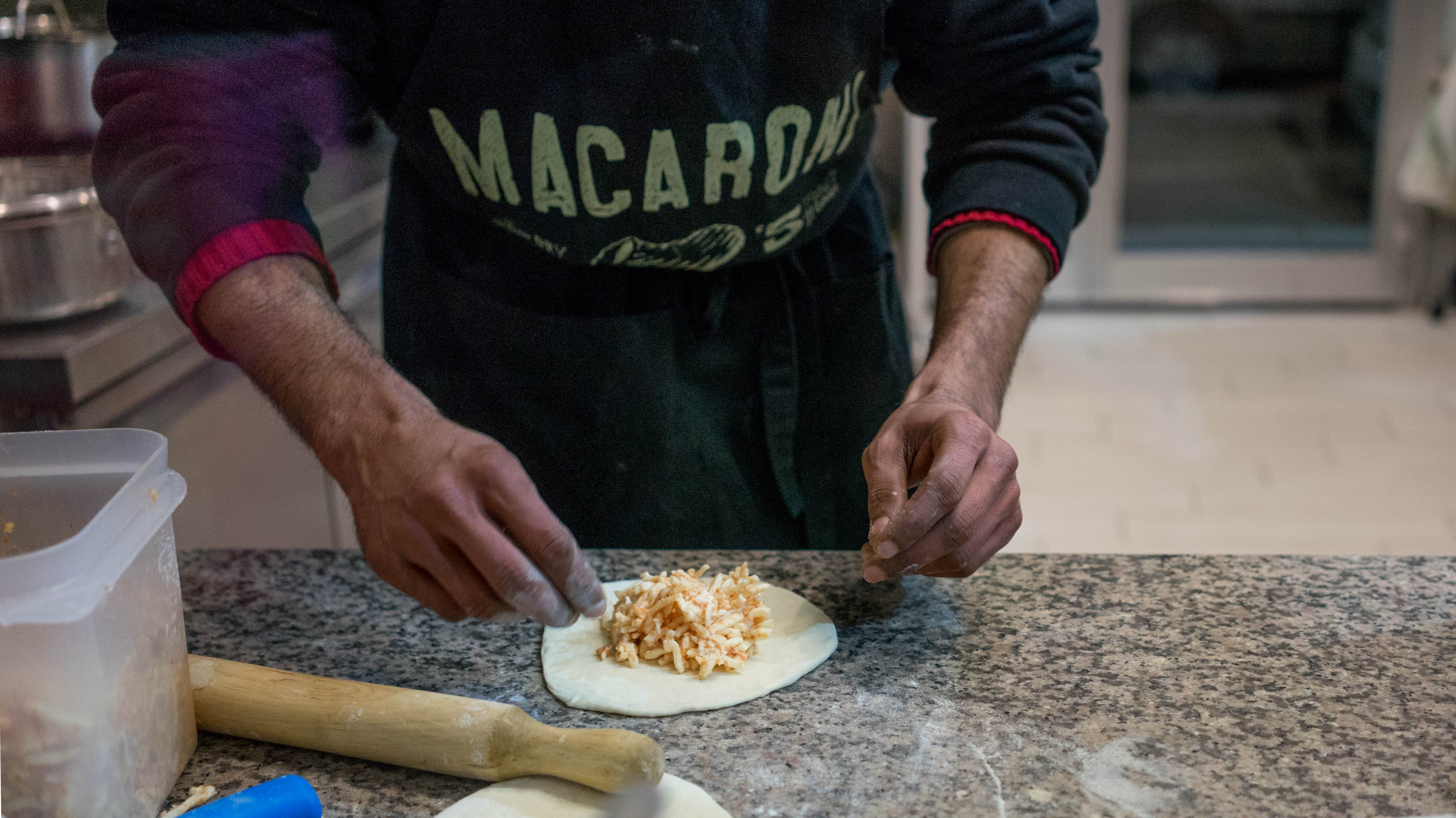 preparazione panzerotto pugliese foto alice gemignani