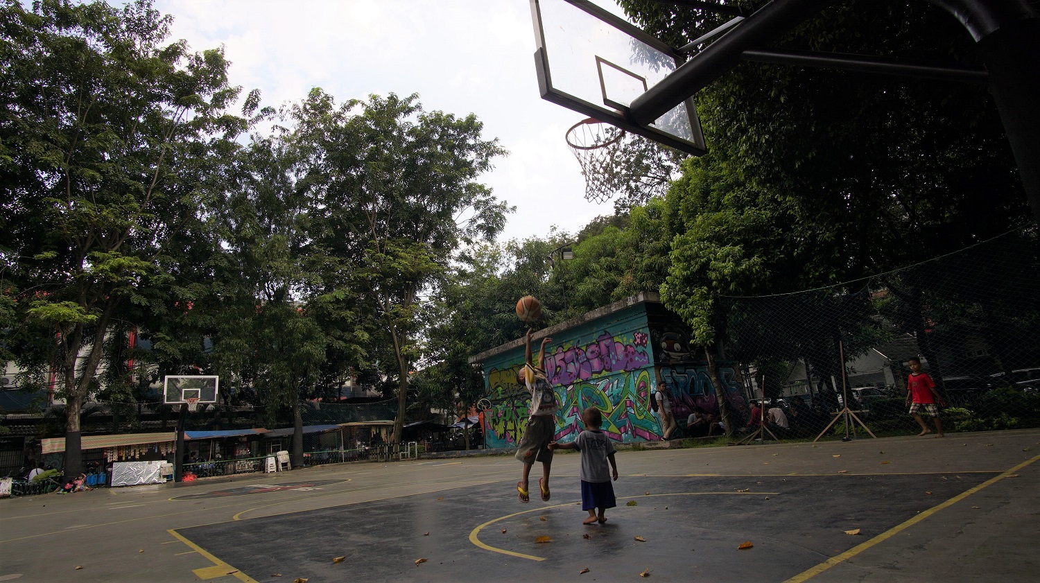 Menjajal Lapangan Basket Tersembunyi di Sekujur Jakarta