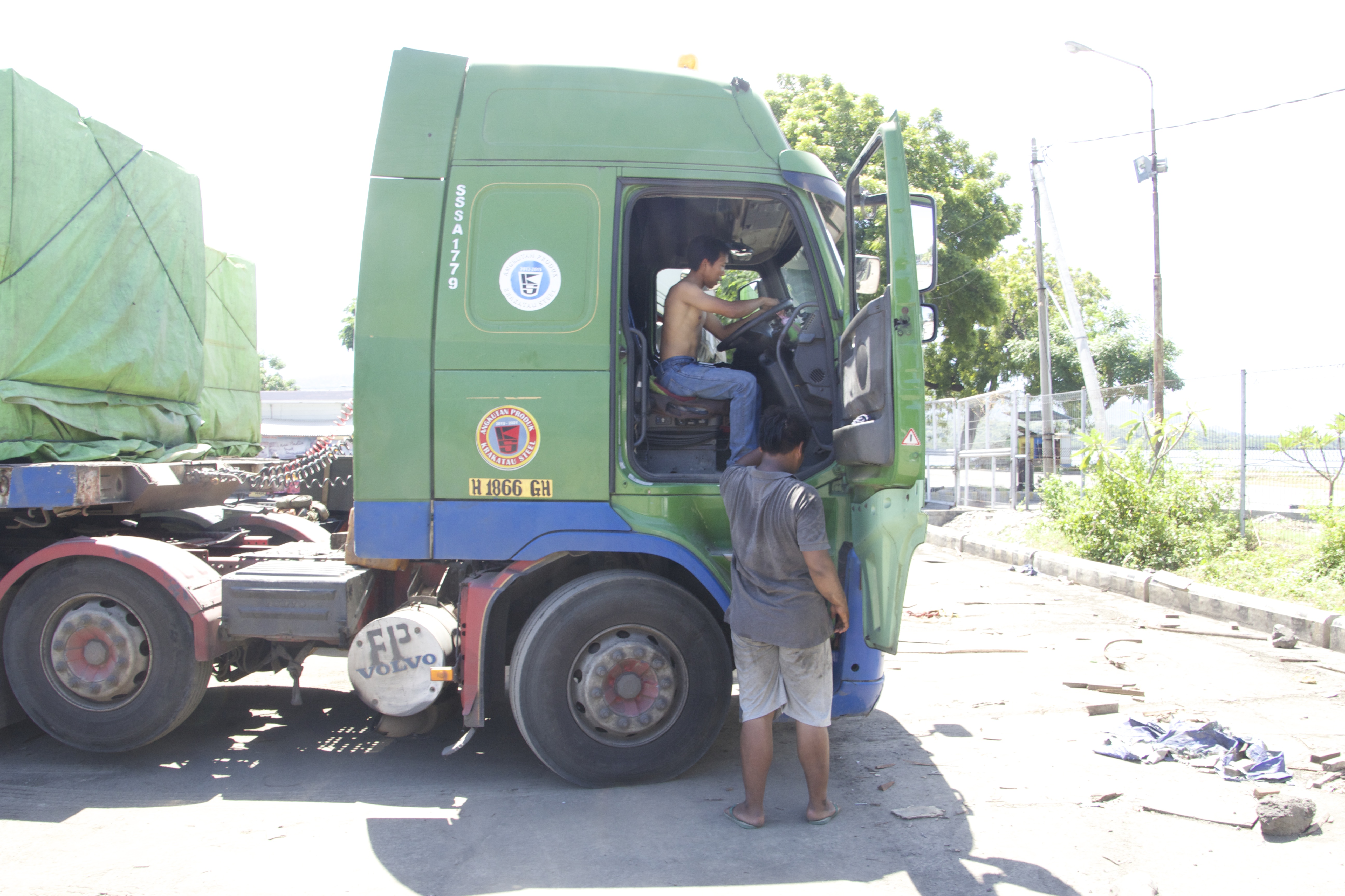 Hitching A Ride On Bali S Highway Of Death<script async src=