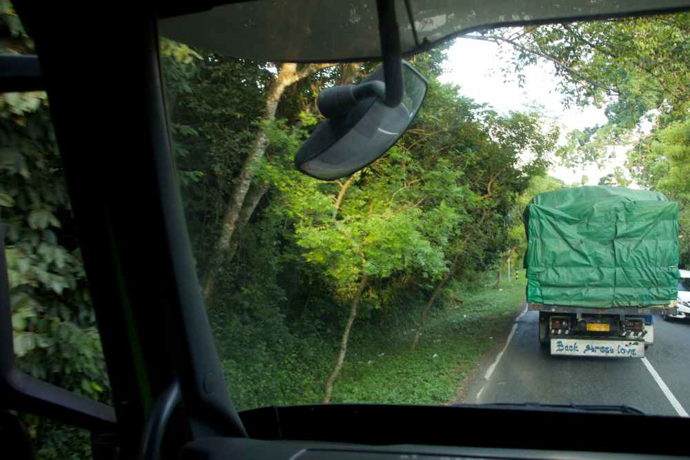 Aku Menumpang Truk Trailer, Menjelajahi Jalur Paling 