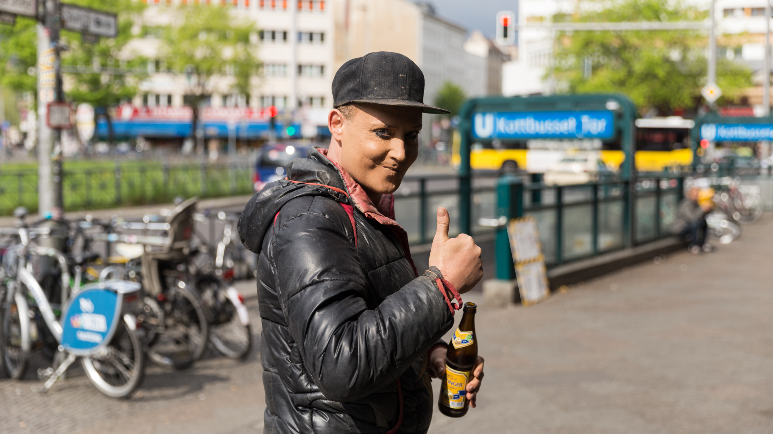 André, ein Anwohner, am Kottbusser Tor in Berlin-Kreuzberg