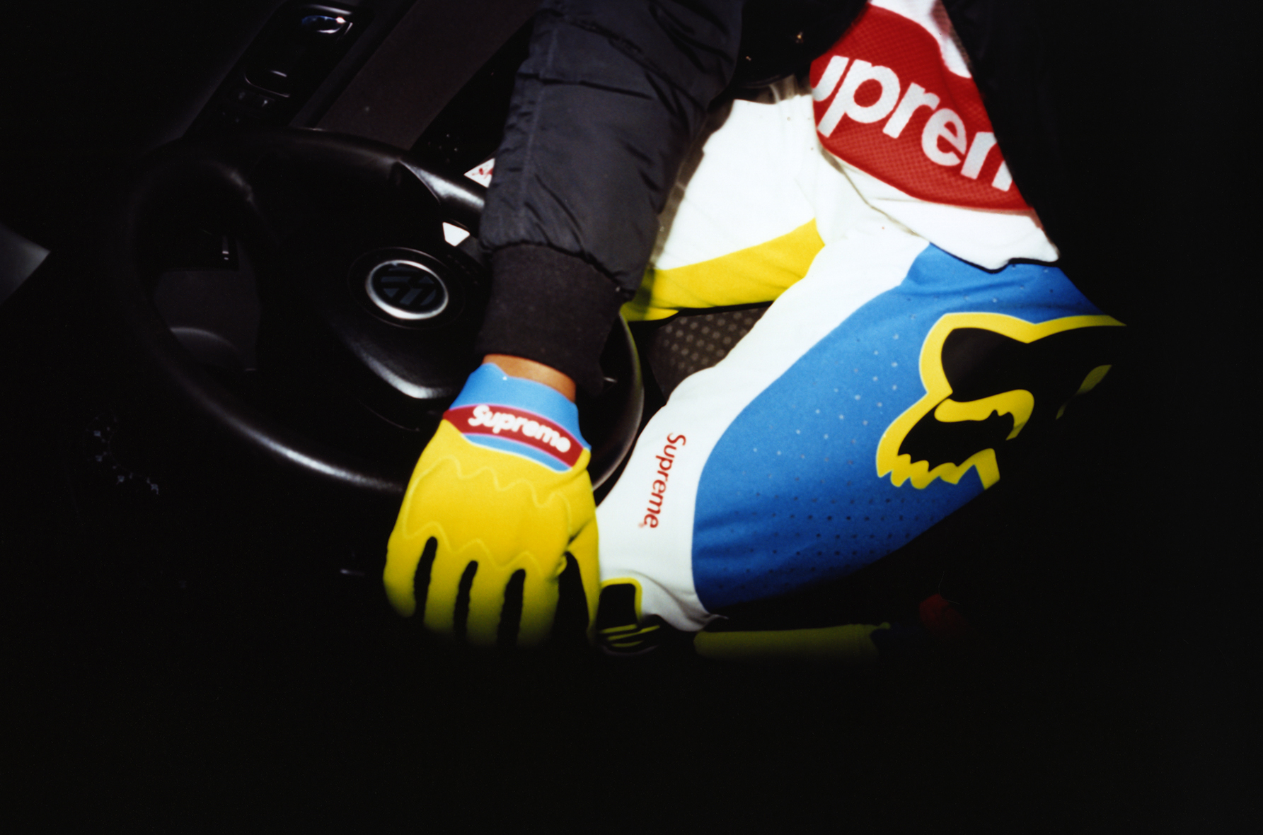 Gloves motorcycle yellow Supreme x Fox seen in the video clip sen