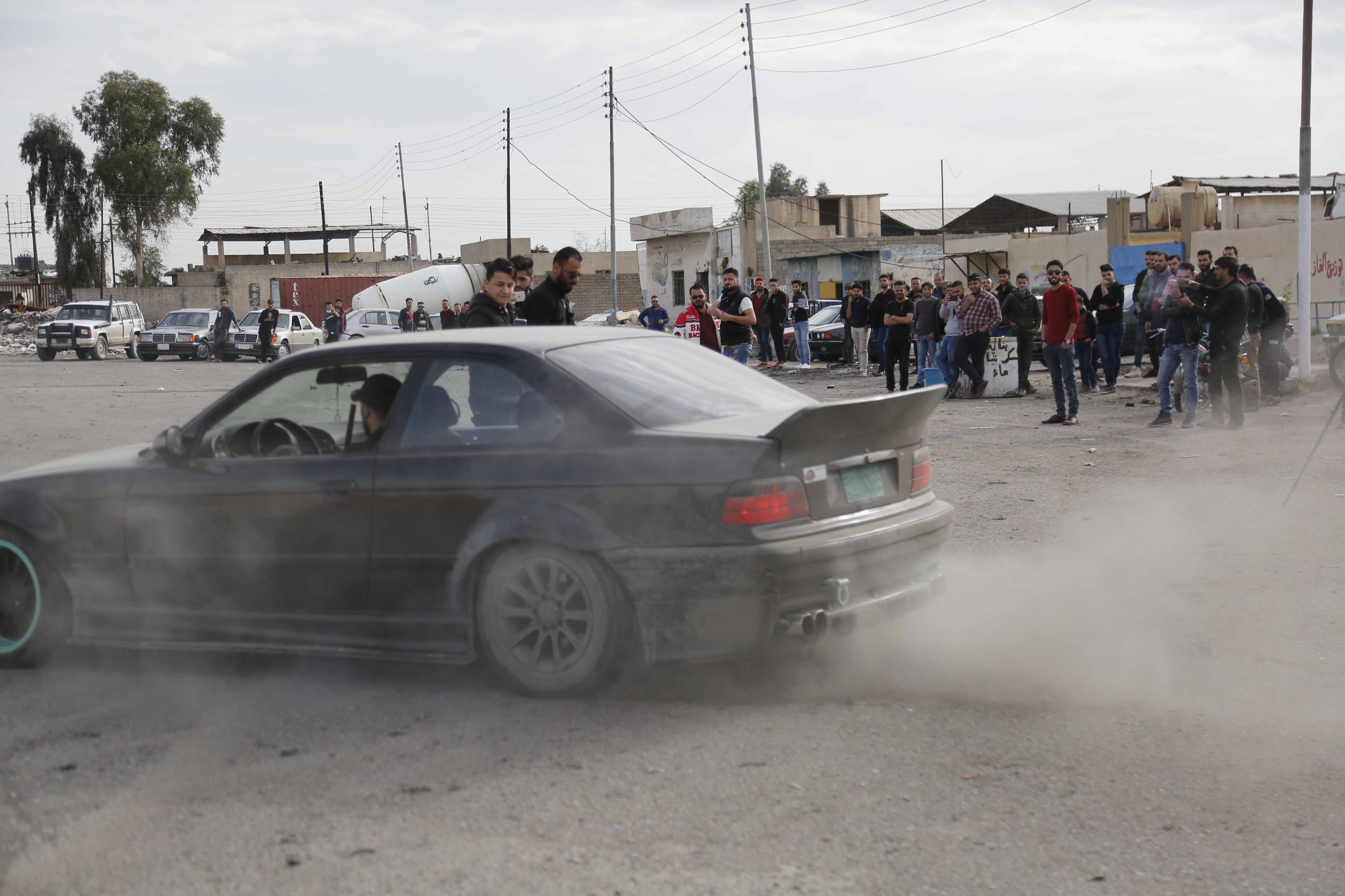 Kembalinya Kancah Drifting Mobil Modif Di Mosul Bekas Jantung