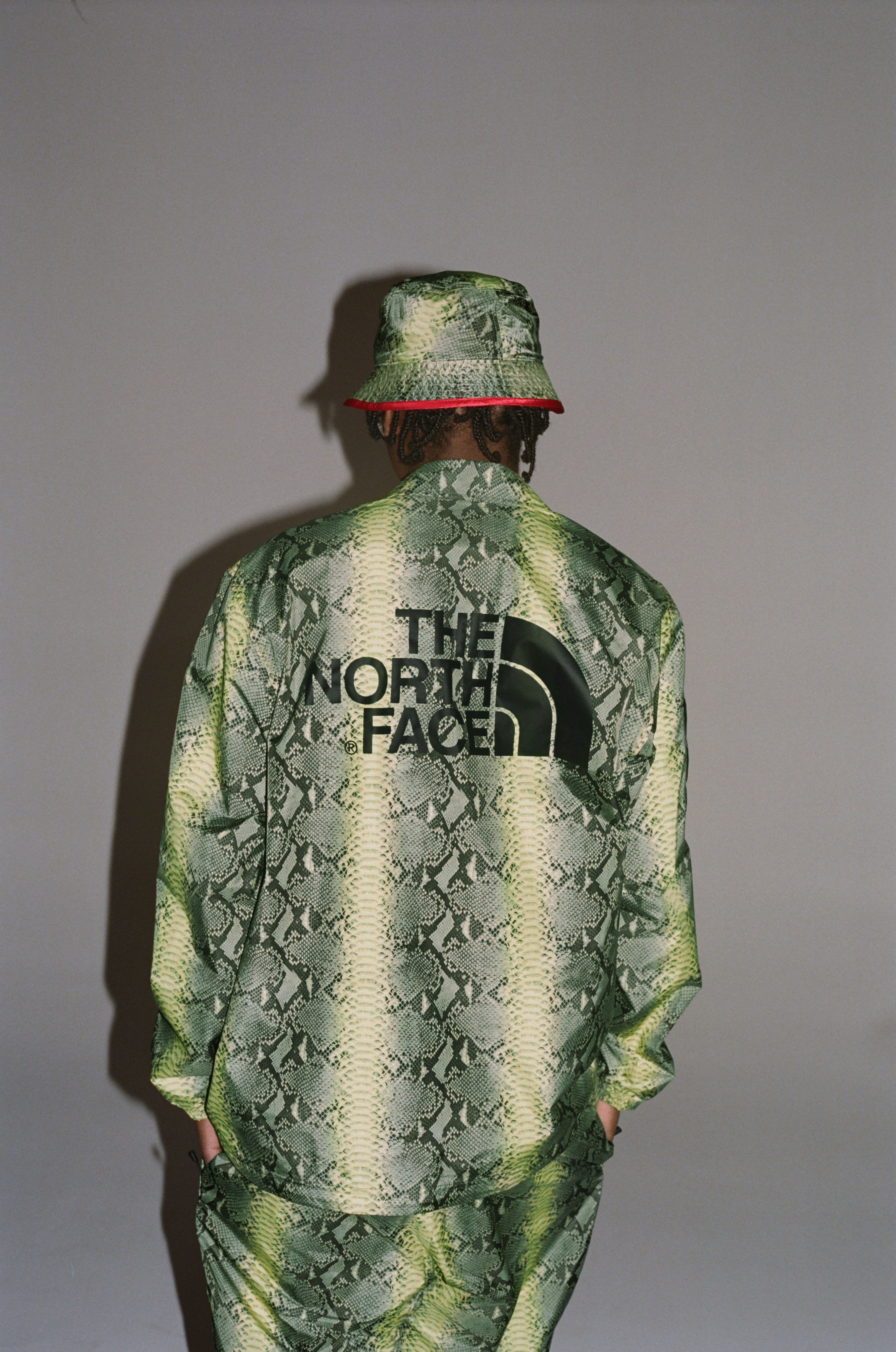 カテゴリ Supreme - supreme north sneak tent expedition テントの ...