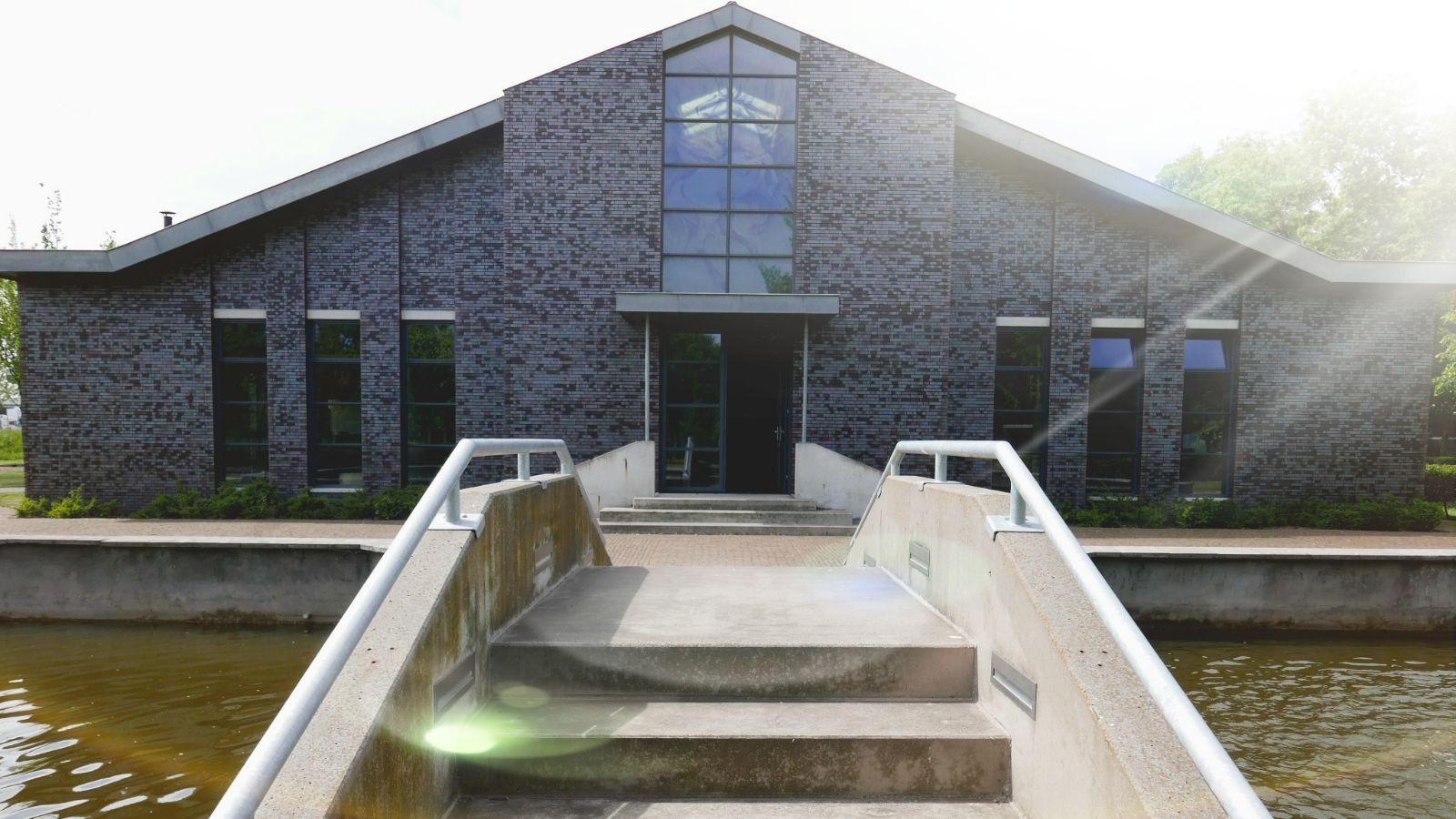 Huisdieren En Paarden Crematorium - Vogels