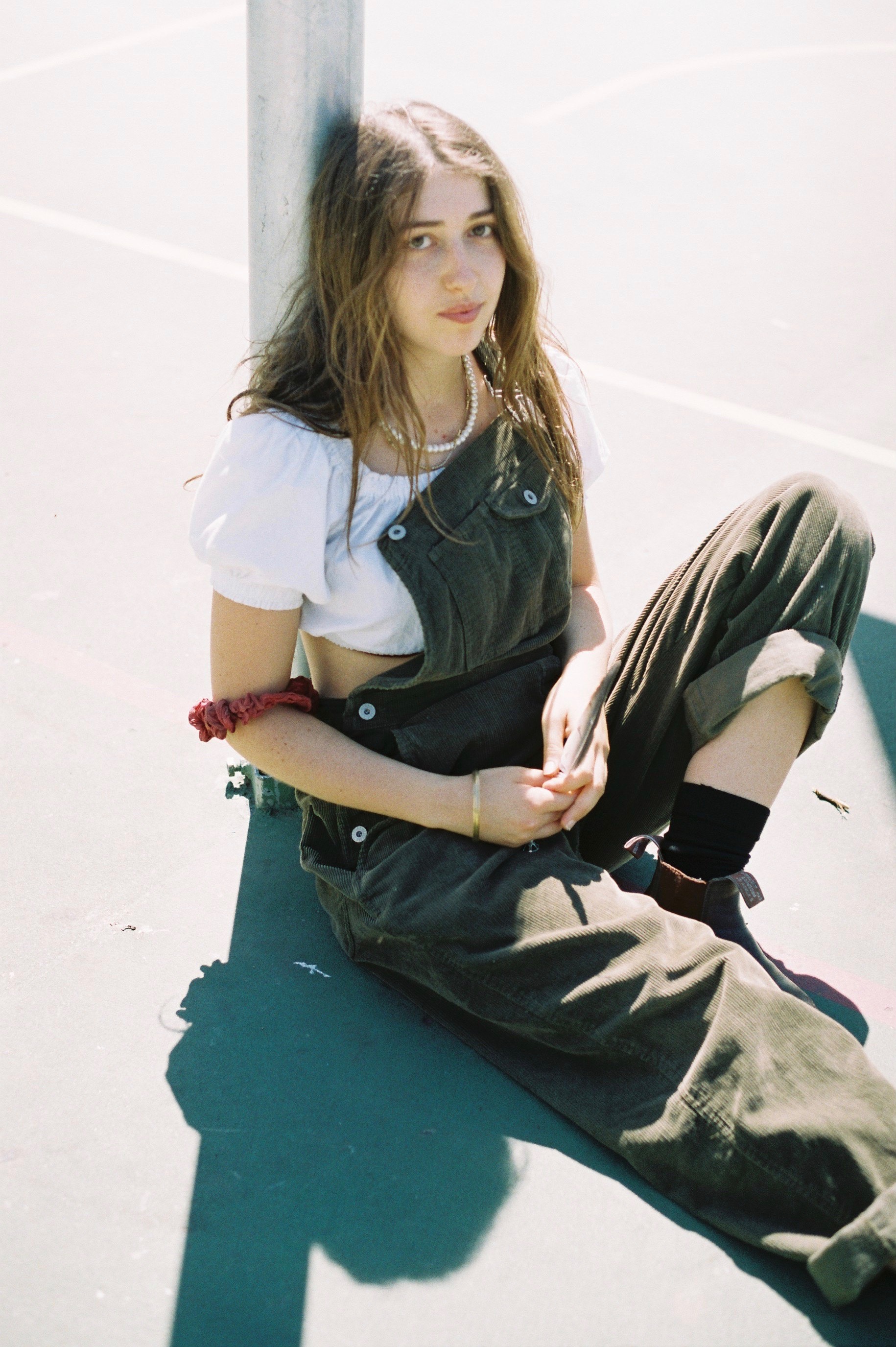 gabriella cohen’s music is an ode to heartbreak and defiance - i-D