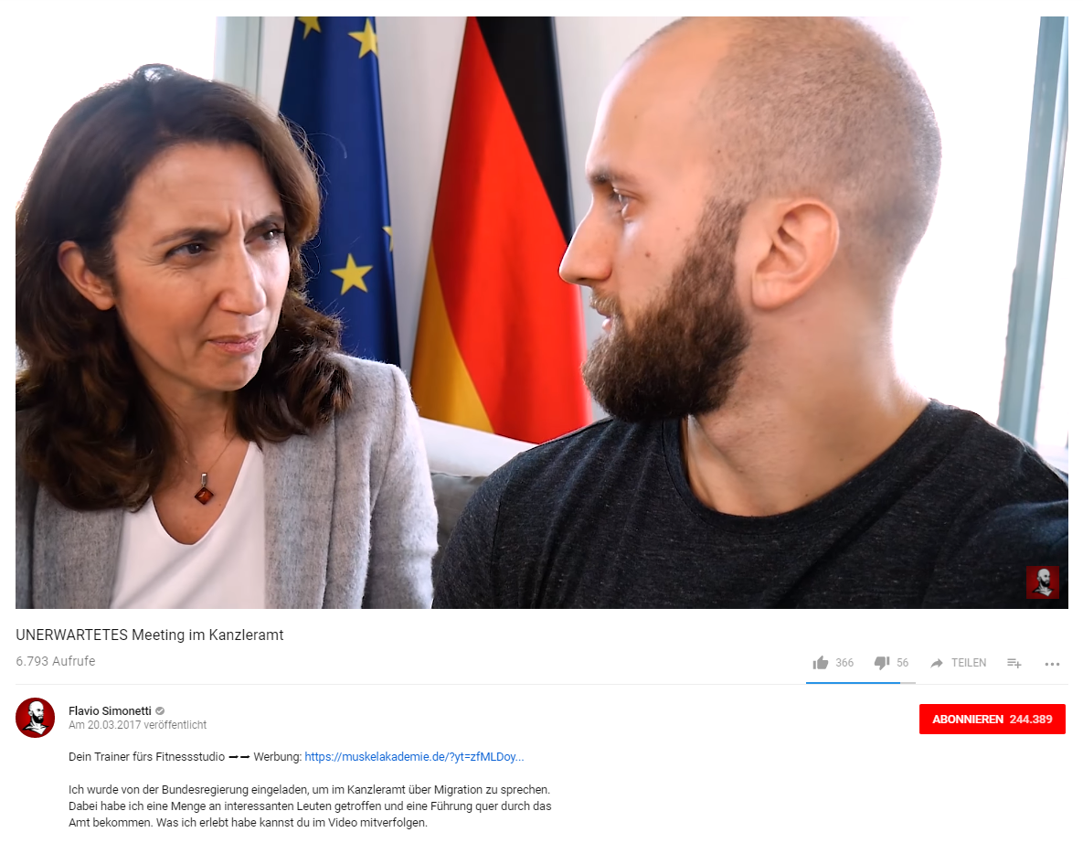 YouTuber Flavio Simonetti trifft die damalige Staatsministerin Özoğuz. Aus dem Treffen einsteht eines von fünf Videos, das die Integrationsbeauftragte laut Bundesregierung Geld mitfinanziert hat.