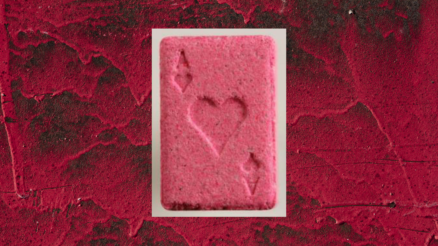 1530890167910-rot-ass