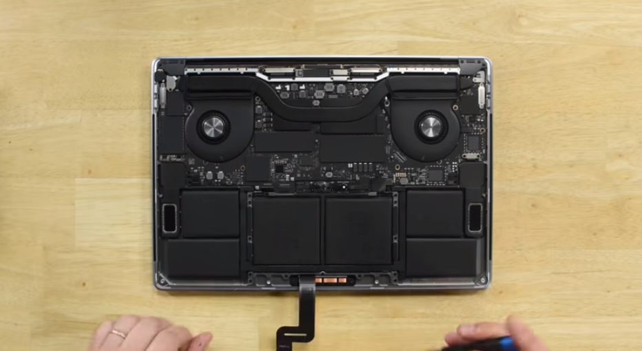 Macbook pro 2018 аккумулятор. Teardown.