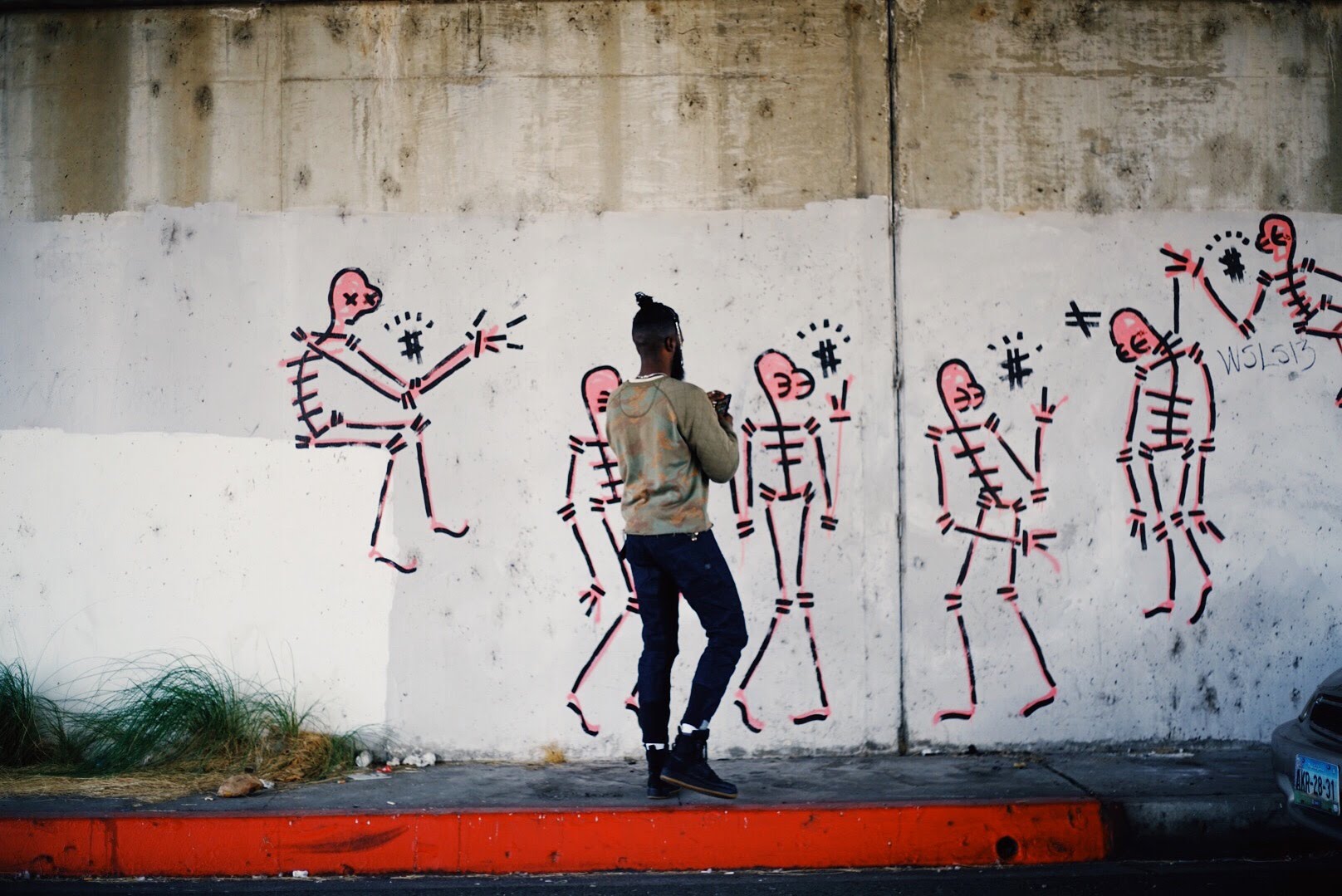 Gianni Lee Is The Modern Day Basquiat Painting Skeletons On Nyc Streets I D